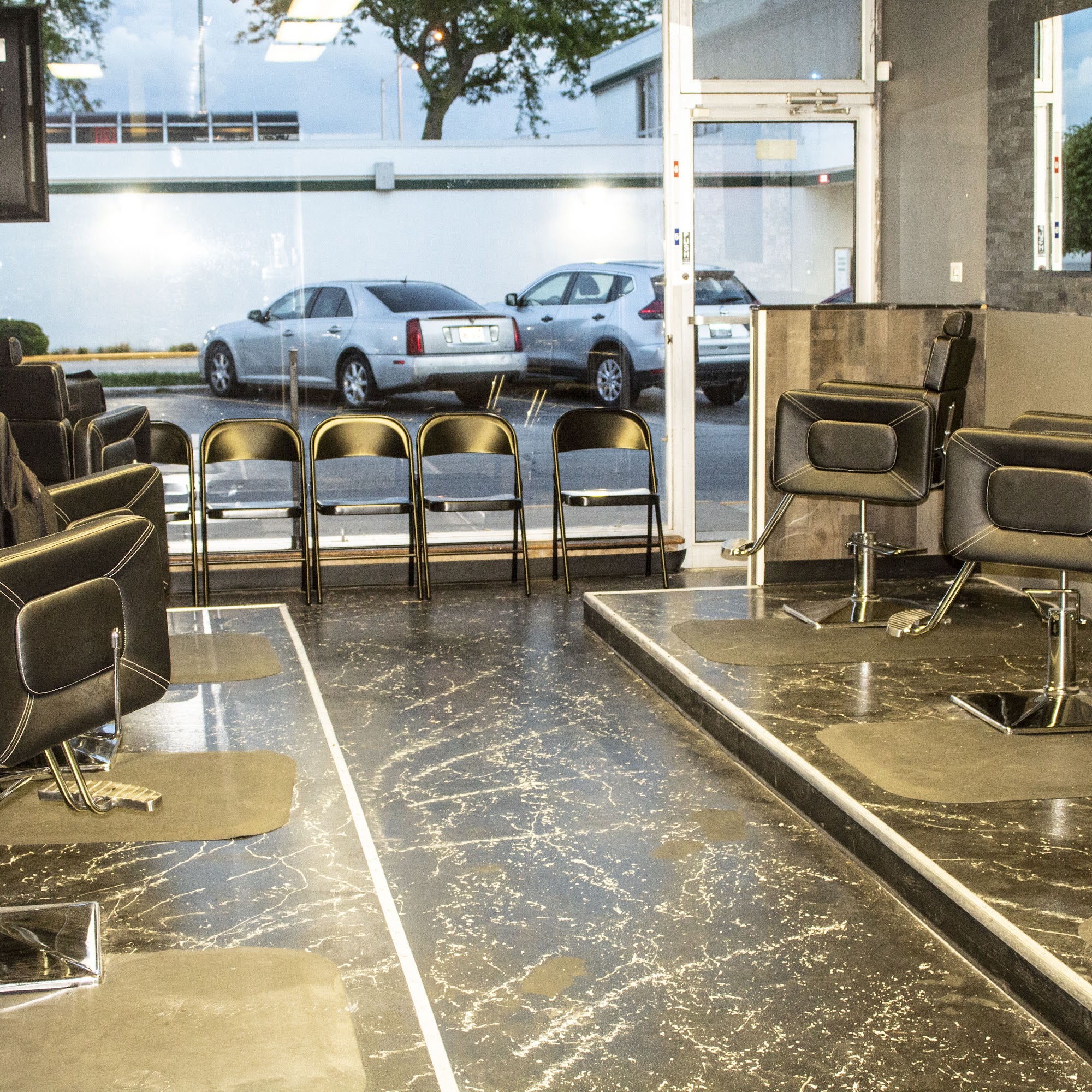 Clippers & Clients 197 W Joe Orr Rd, Chicago Heights Illinois 60411