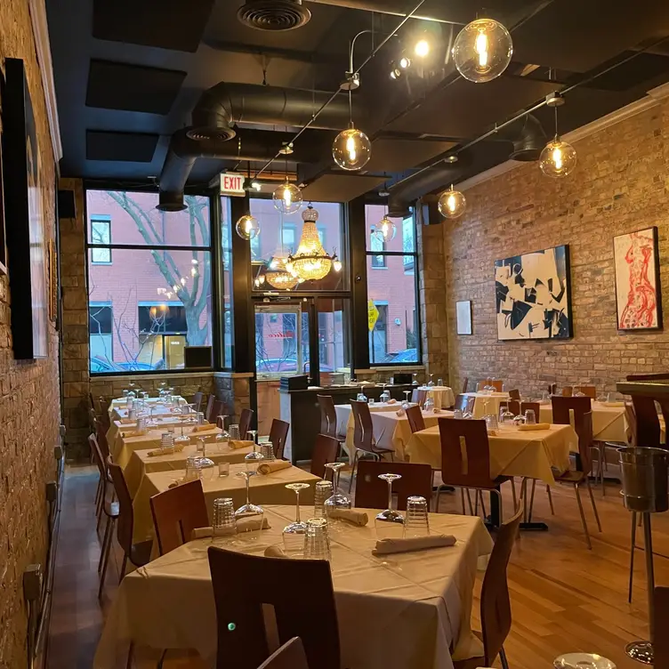 Photo credit: opentable