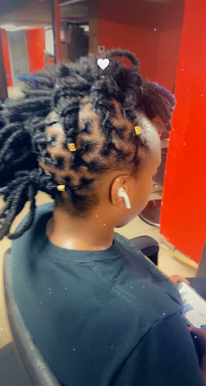 Salon quest locs