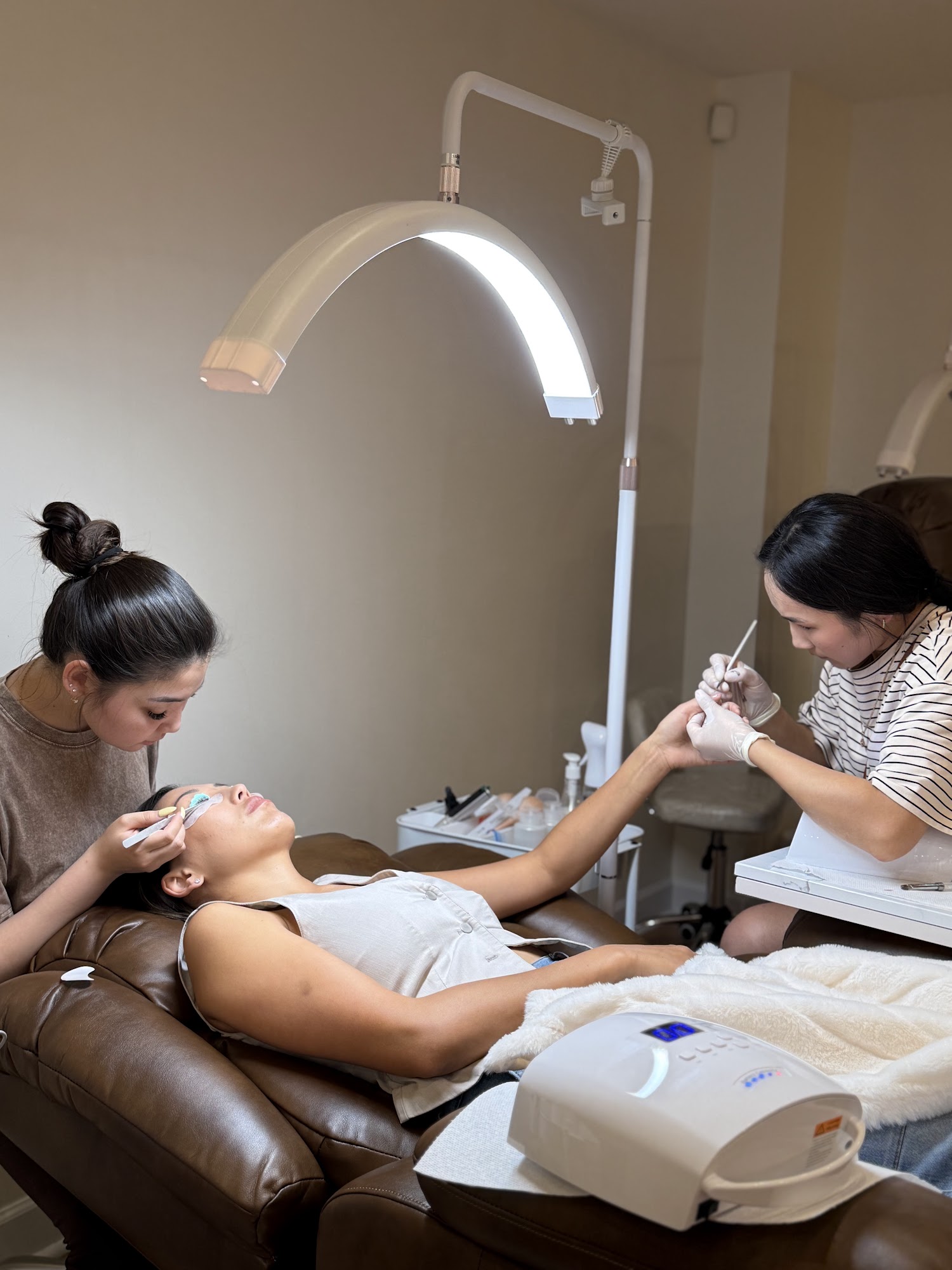 NAILS LASHES STUDIO 643 W Grand Ave, Chicago Illinois 60654