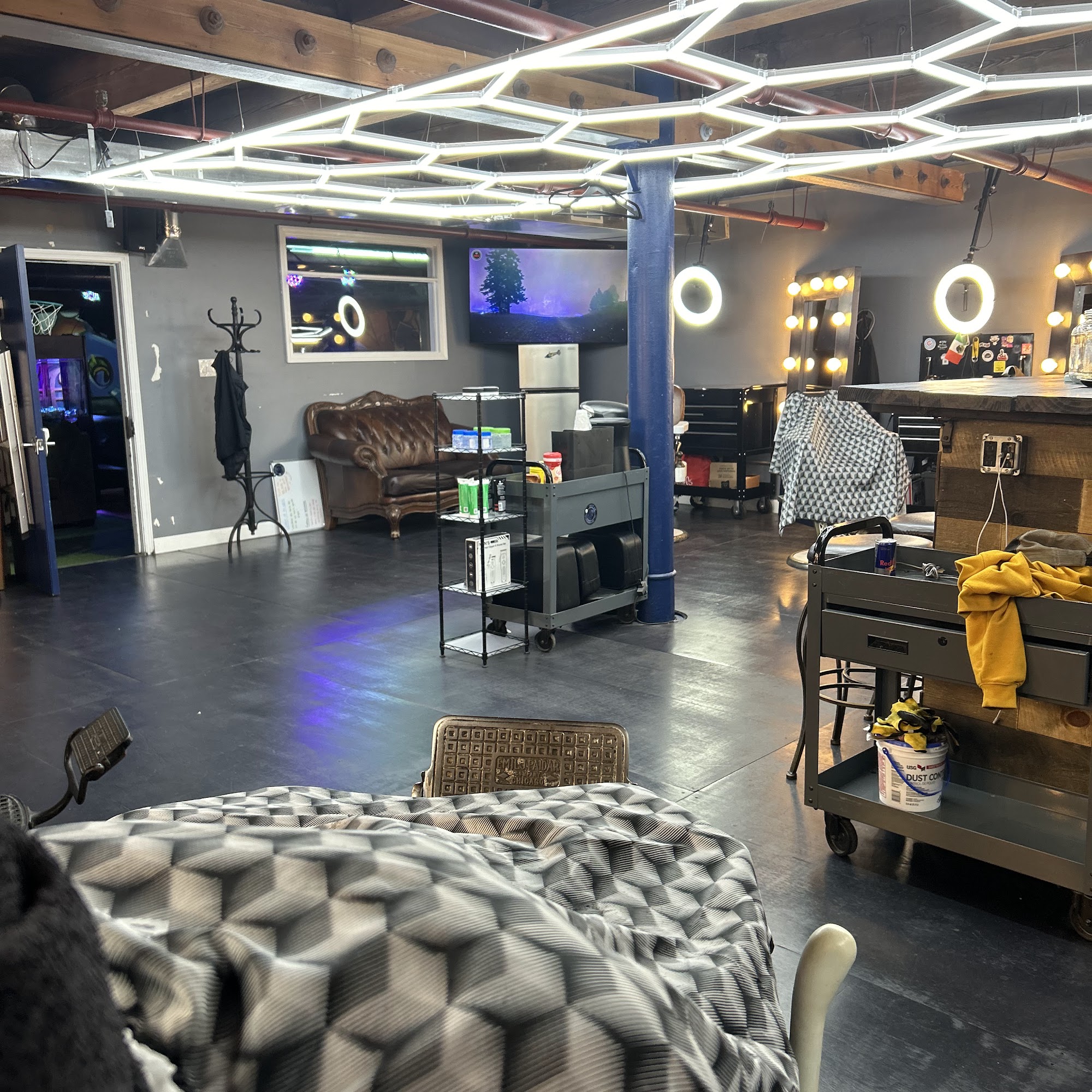 H.O.P 22 / Cermak 600 W Cermak Rd, Chicago Illinois 60616