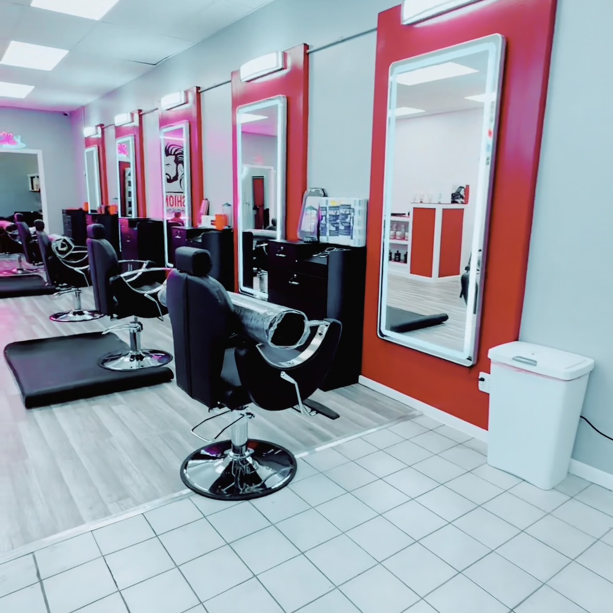New Fashion Beauty Salon 3316 W Lawrence Ave, Chicago Illinois 60625