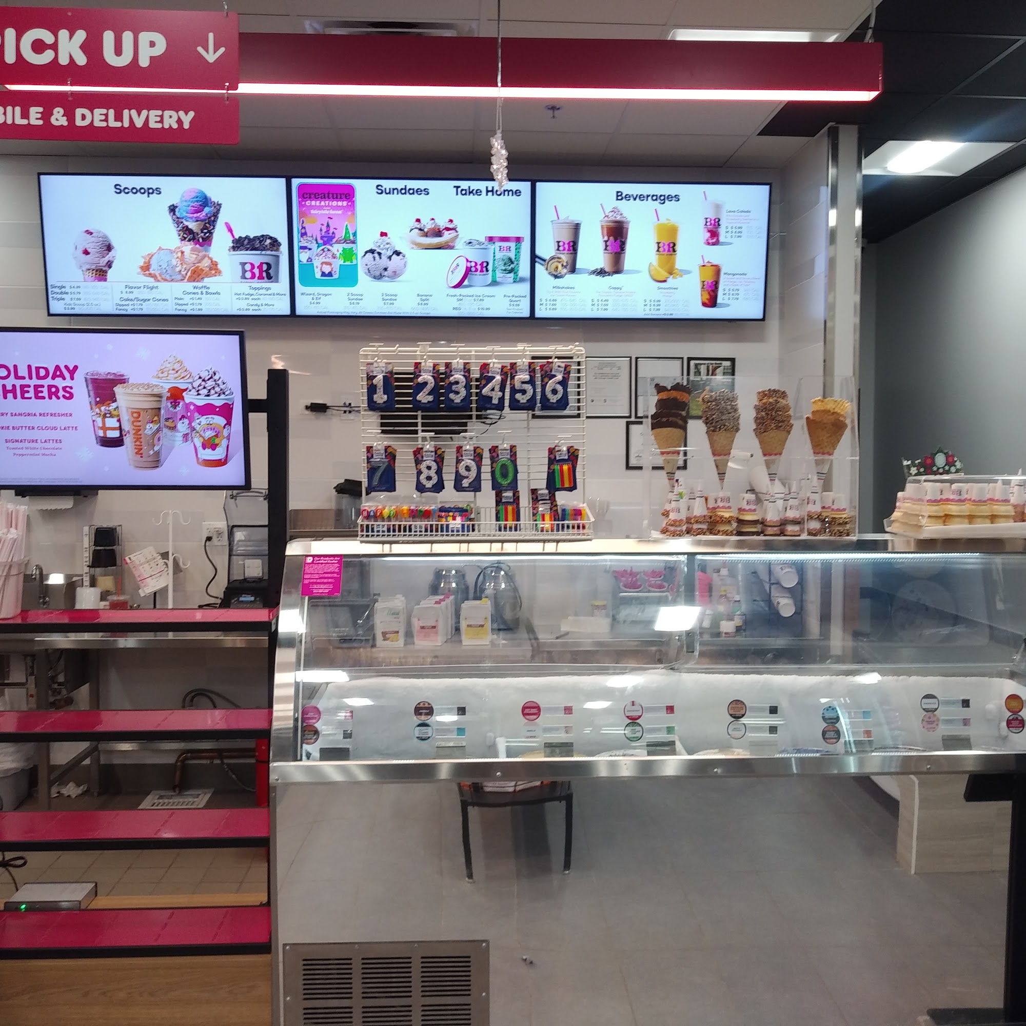 Dunkin' 1300 N Ashland Ave Frnt 123B, Chicago, IL 60622
