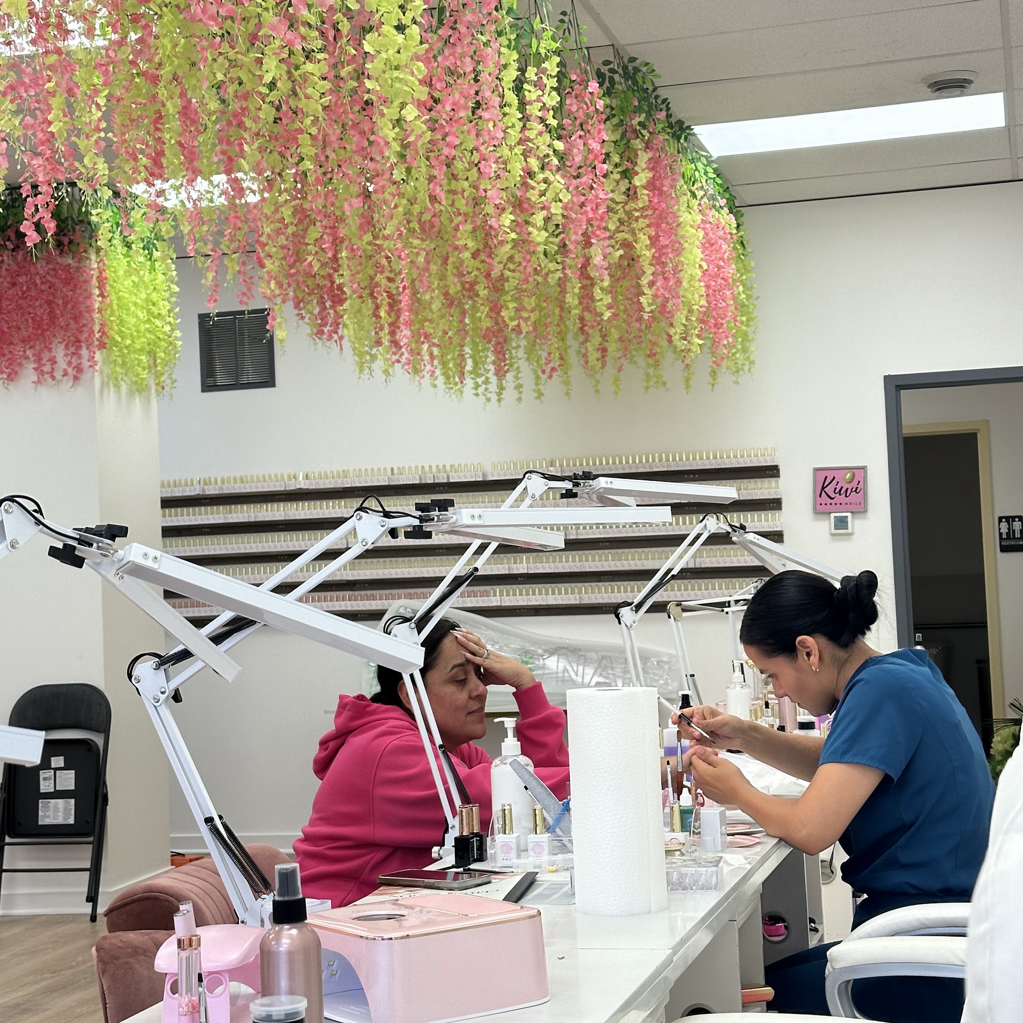 Kiwi Nails 6129 Cermak Rd, Cicero Illinois 60804