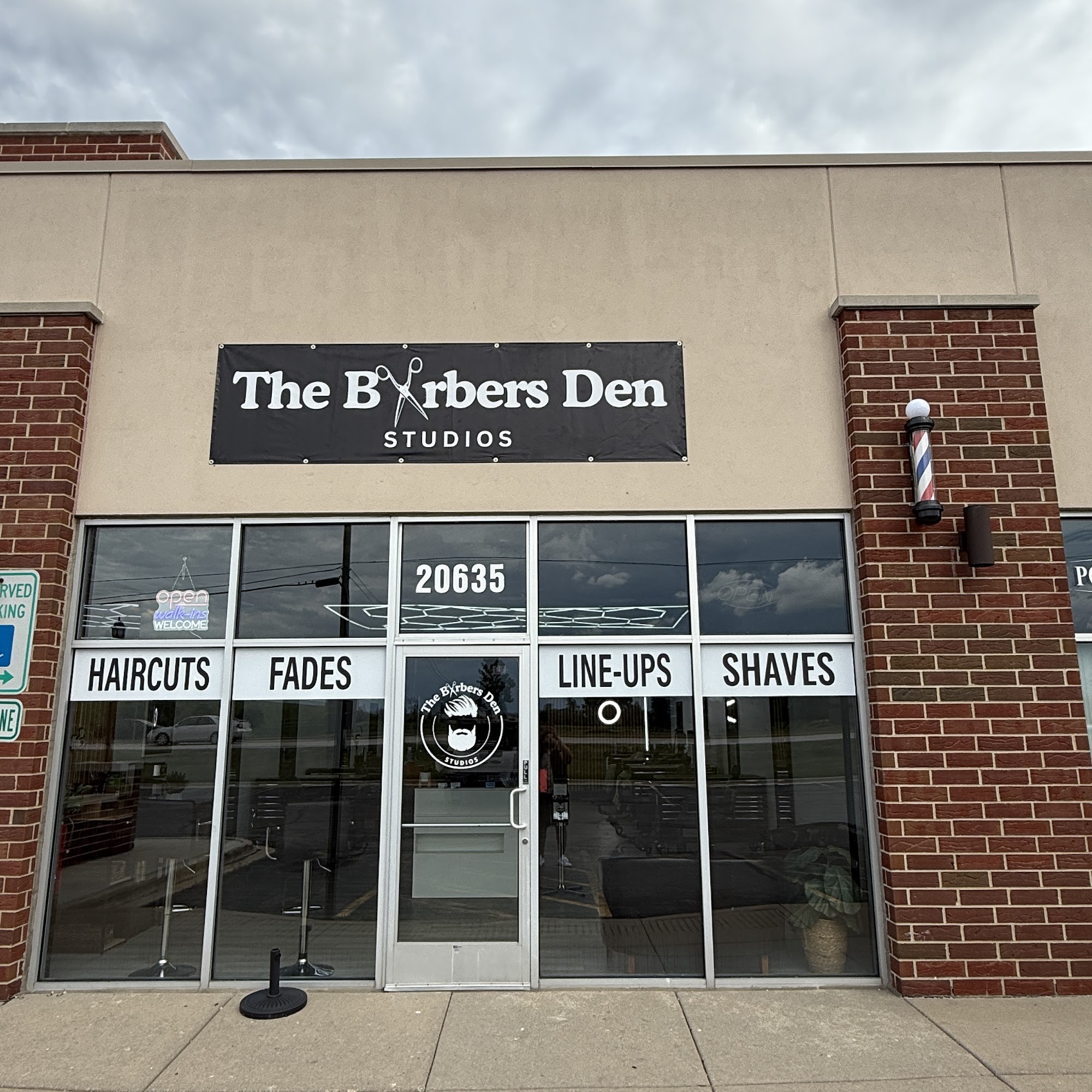 The Barbers Den Studios 20635 W Renwick Rd, Crest Hill Illinois 60403