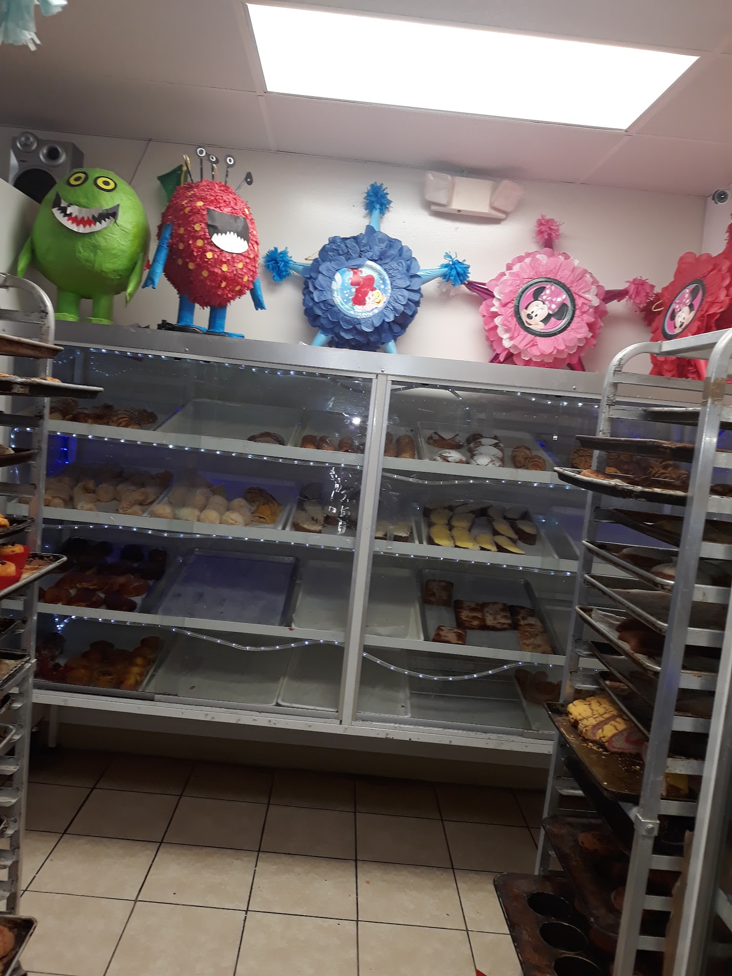 Tus Amigos Panaderia y Dulceria Menu