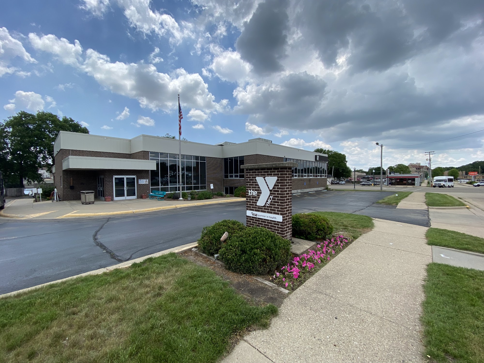 DIXON FAMILY YMCA - Dixon IL - Hours, Directions, Reviews - Loc8NearMe