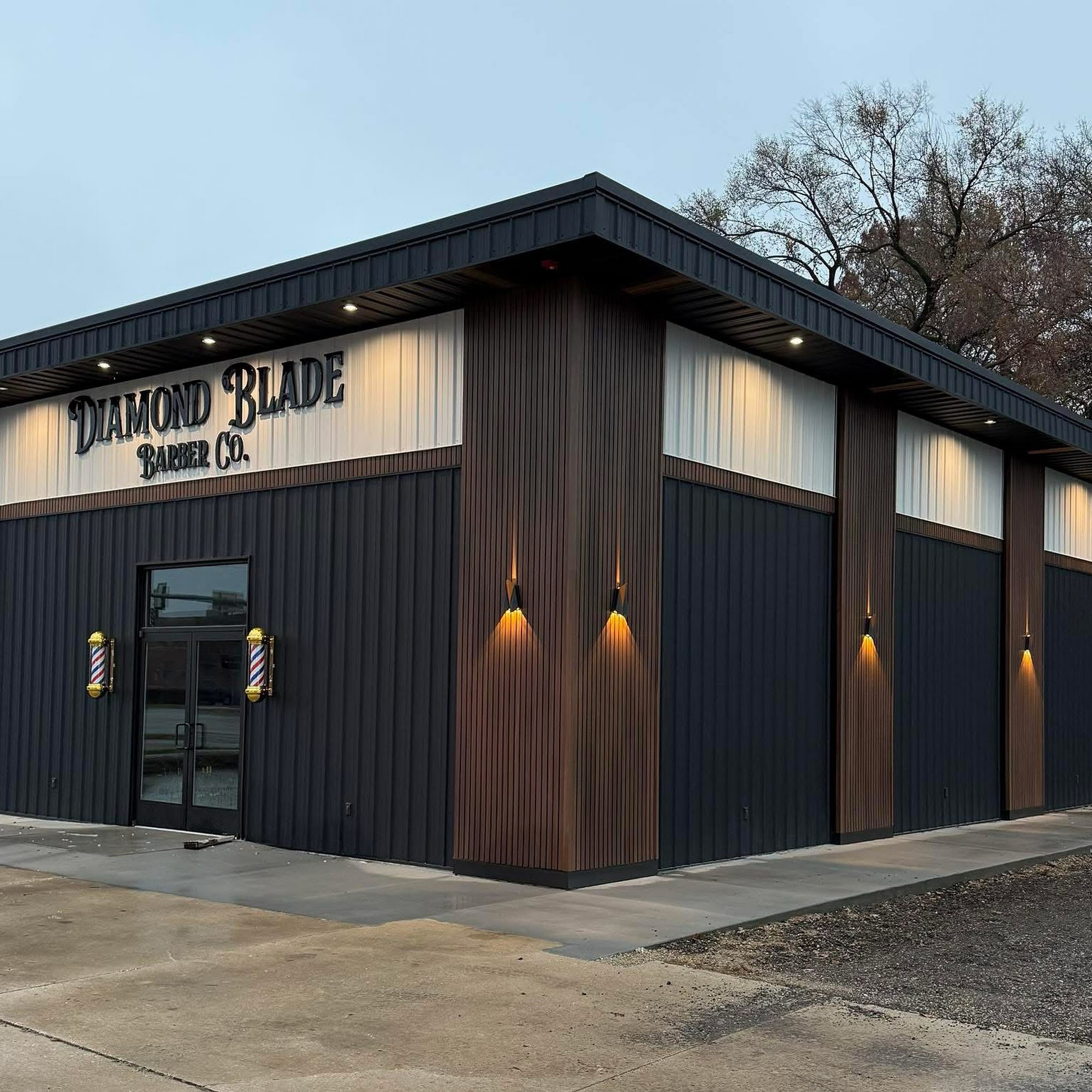 Diamond Blade Barber Co. 1106 S Banker St, Effingham Illinois 62401