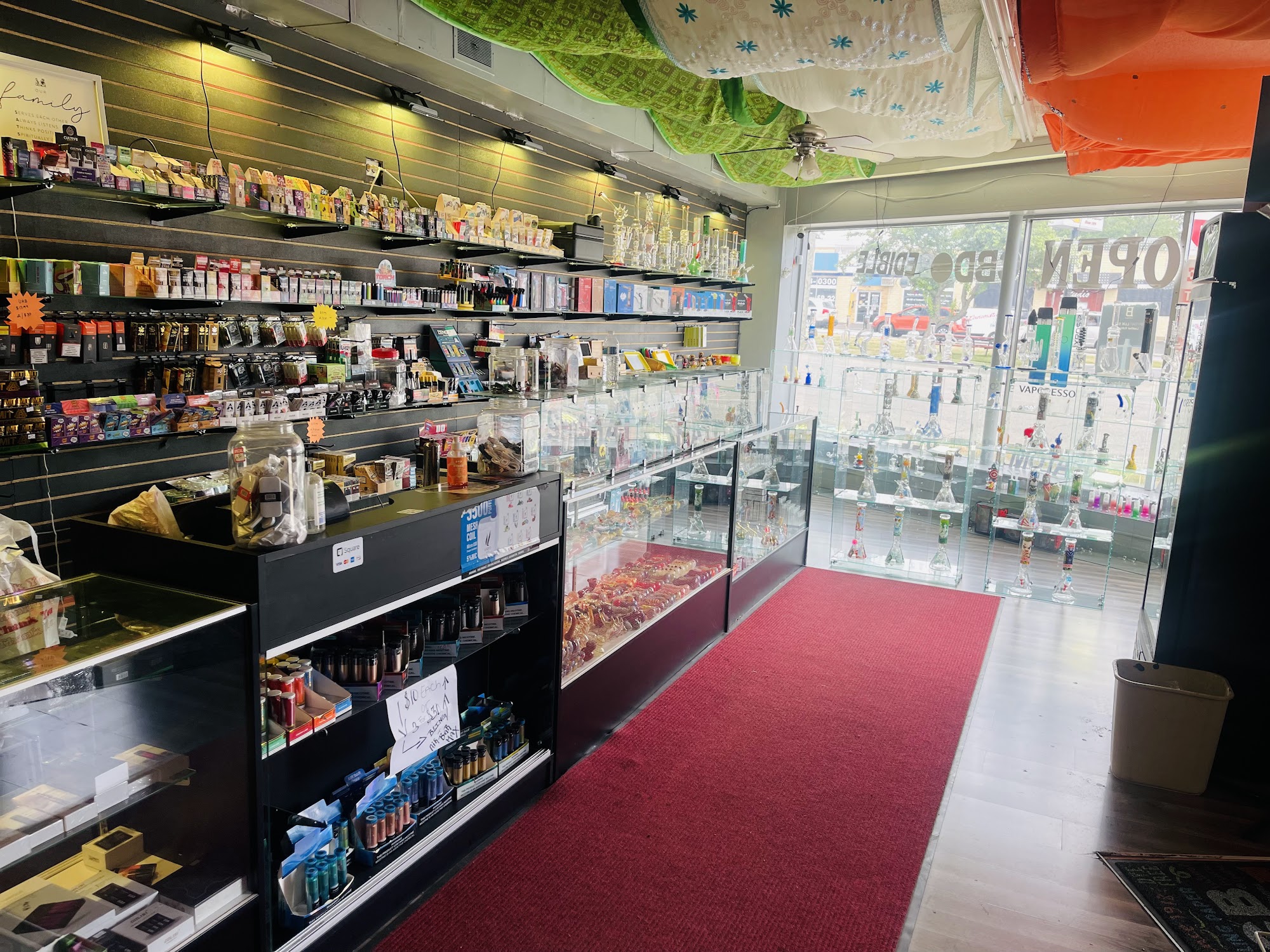 S SMOKE & VAPE GLASS KRATOM CBD THC & EXOTIC SNACKS - Elgin IL - Hours,  Directions, Reviews