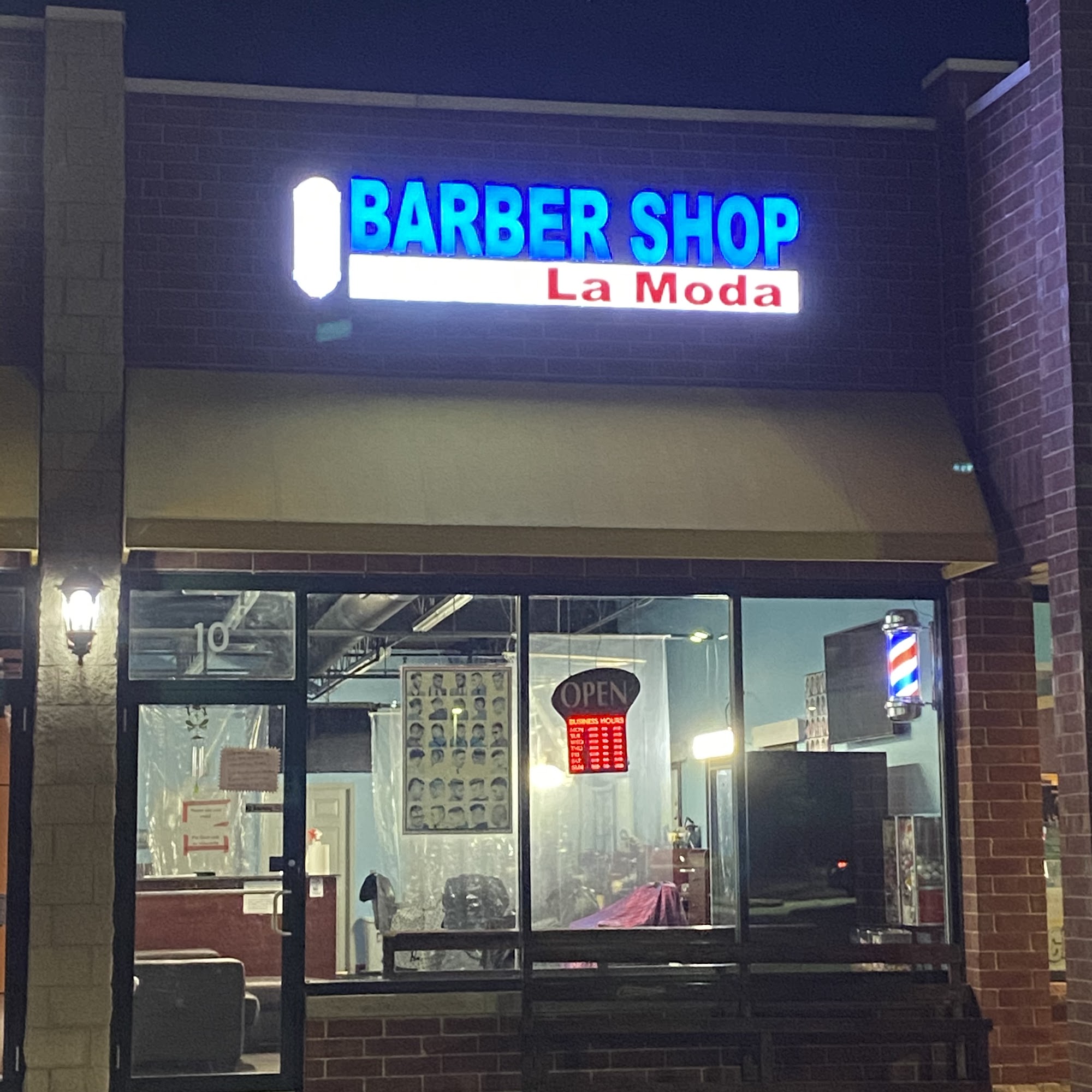 La Moda Barbershop 1350 E Chicago St, Elgin Illinois 60120