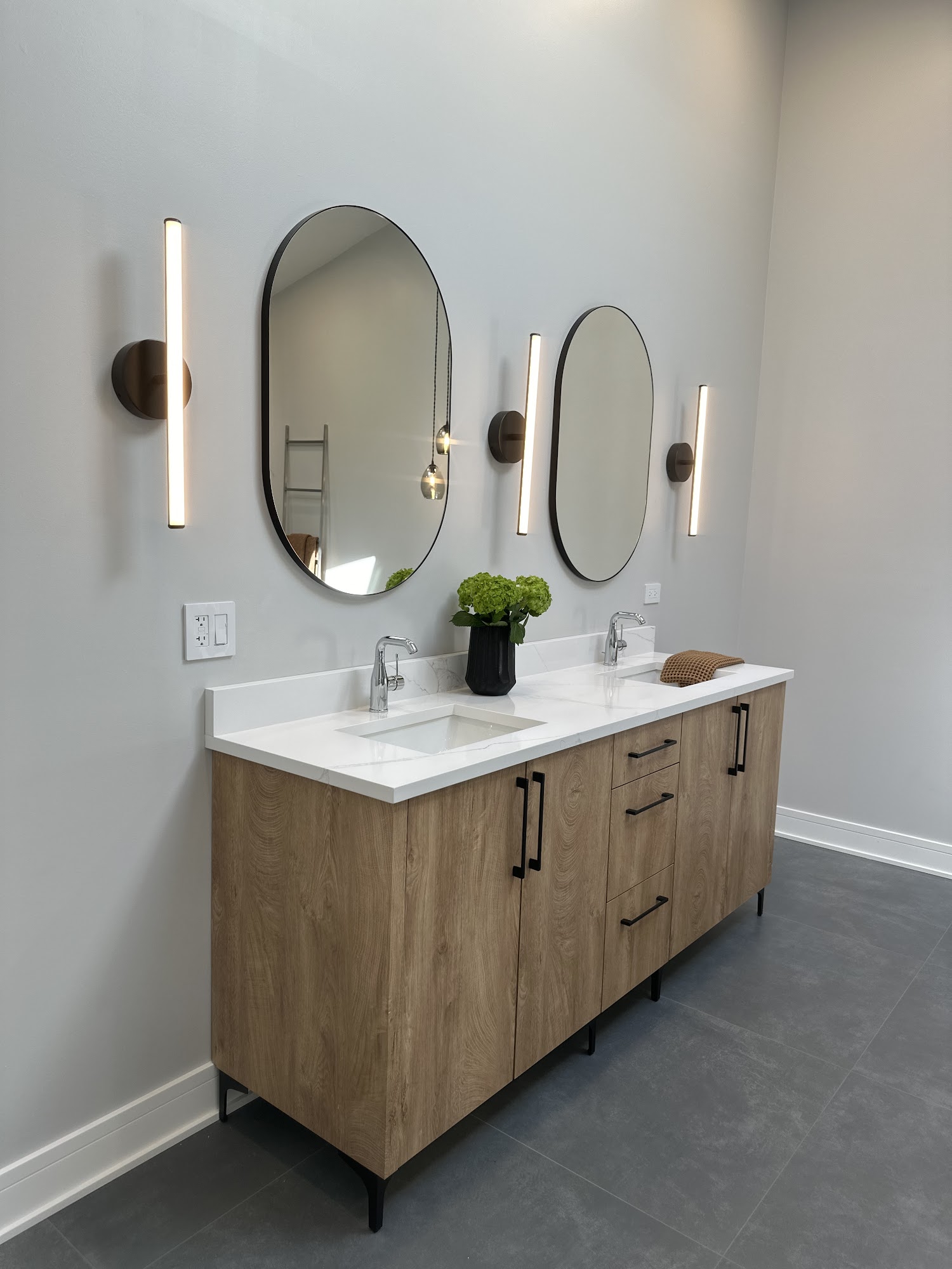 Dremax Kitchen Cabinets, LLC