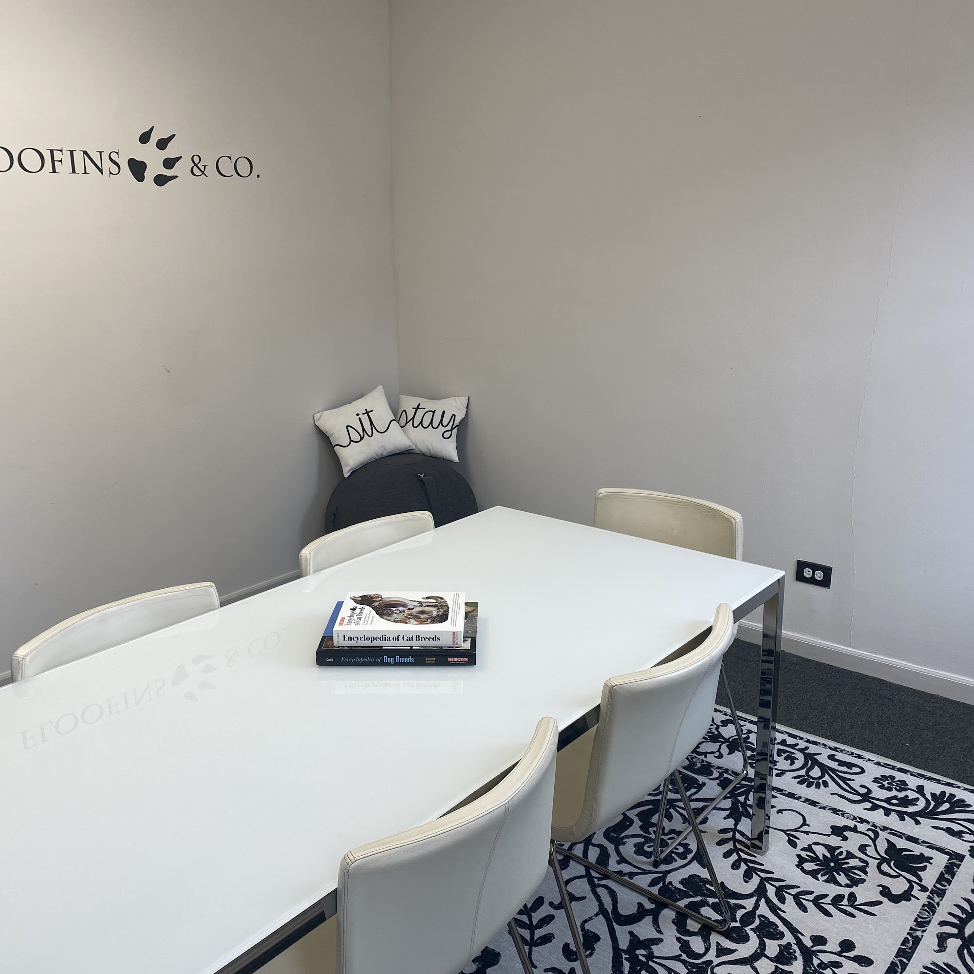 Floofins & Co. Elmhurst