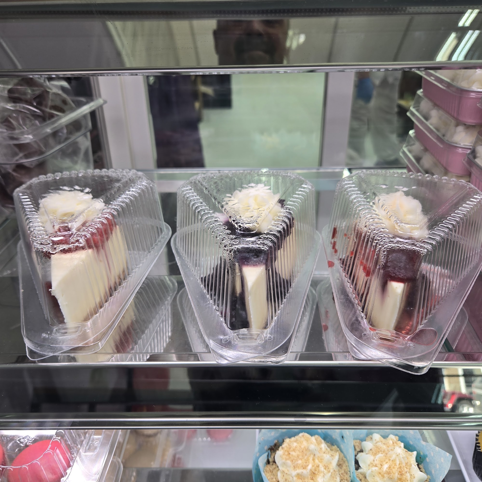 6-juan-8 Bakery 208 E Main St, Fairfield, IL 62837