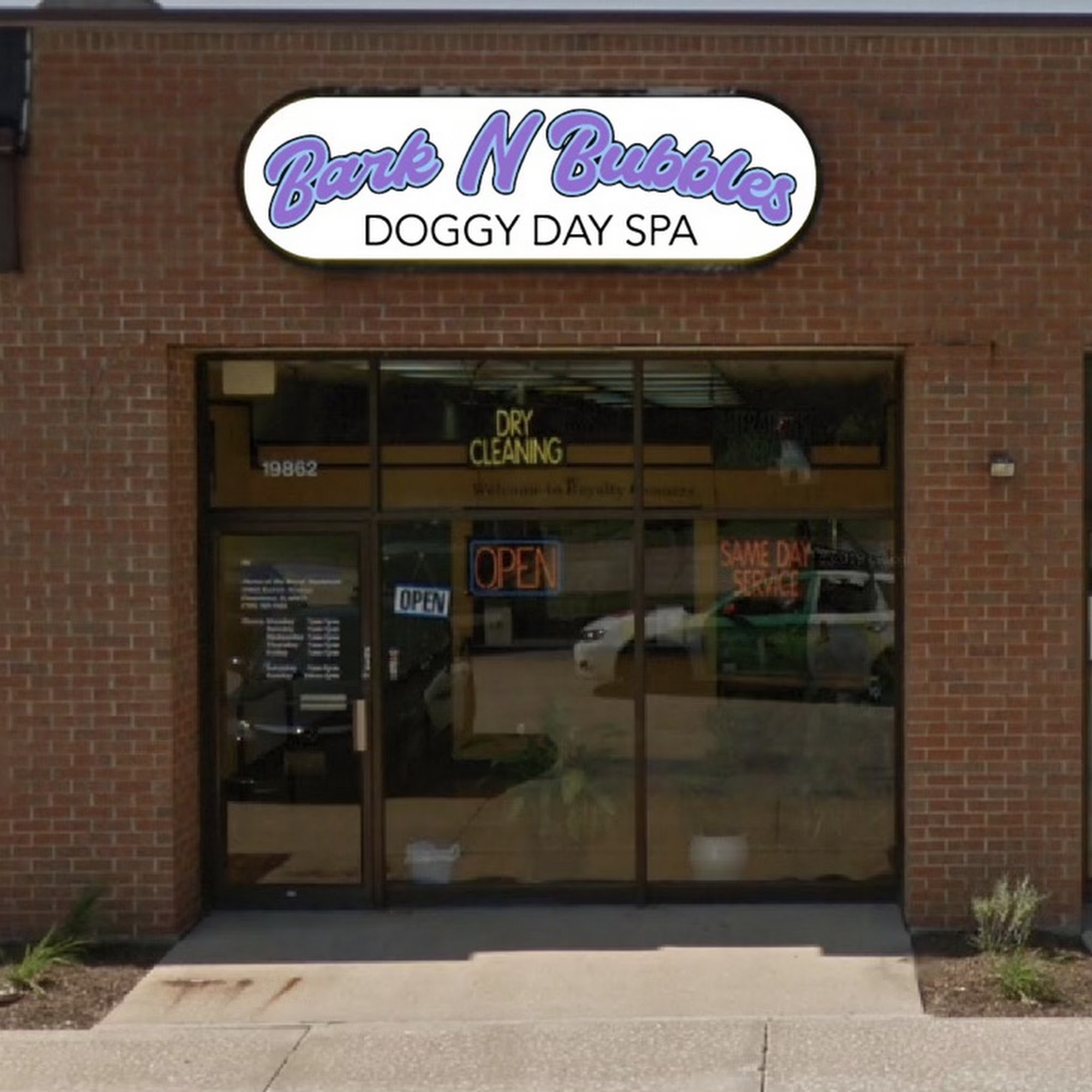 Bark N Bubbles Doggy Day Spa- Flossmoor