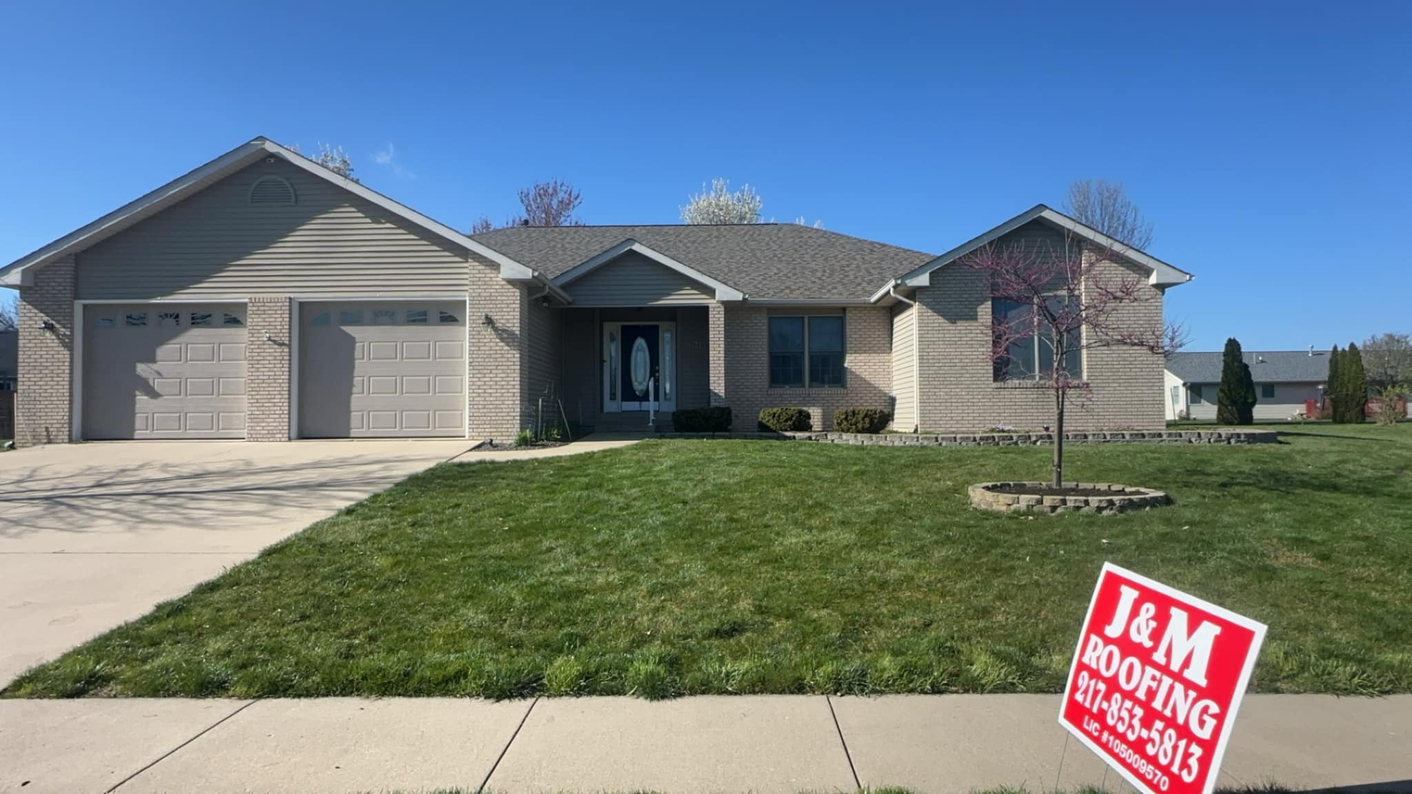 J & M Roofing 107 W Forsyth Rd, Forsyth Illinois 62535