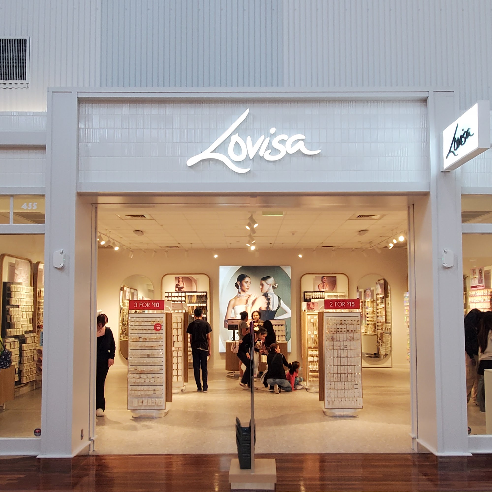 Lovisa 6170 W Grand Ave Shop 455, Gurnee Illinois 60031