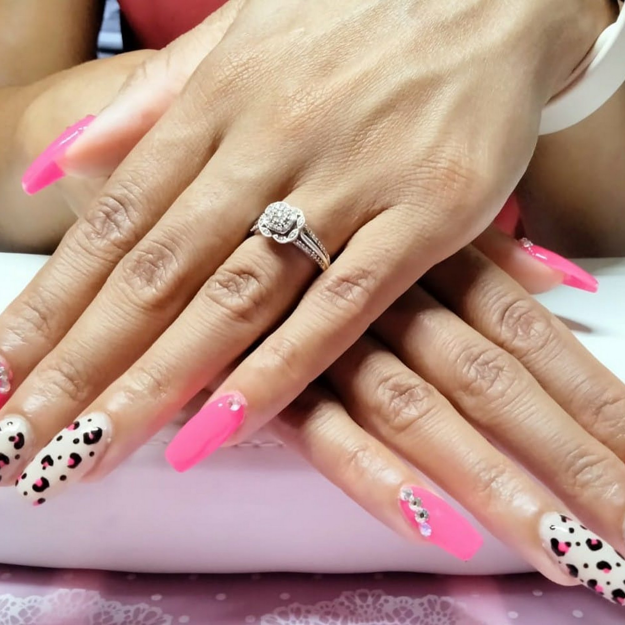 Nail Canvas Shop 2709 Waukegan Ave, Highwood Illinois 60040