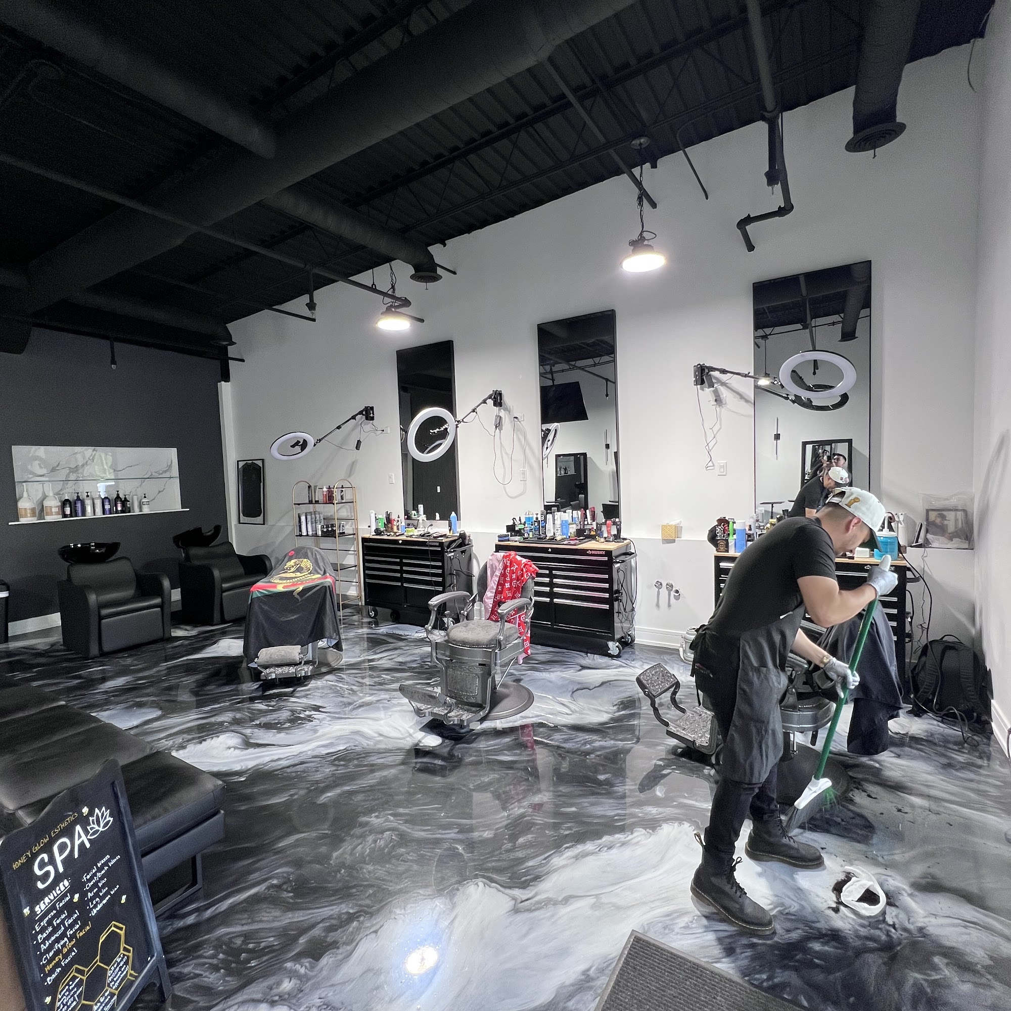 Venegas Salón & Spa 297 Peterson Rd, Libertyville Illinois 60048