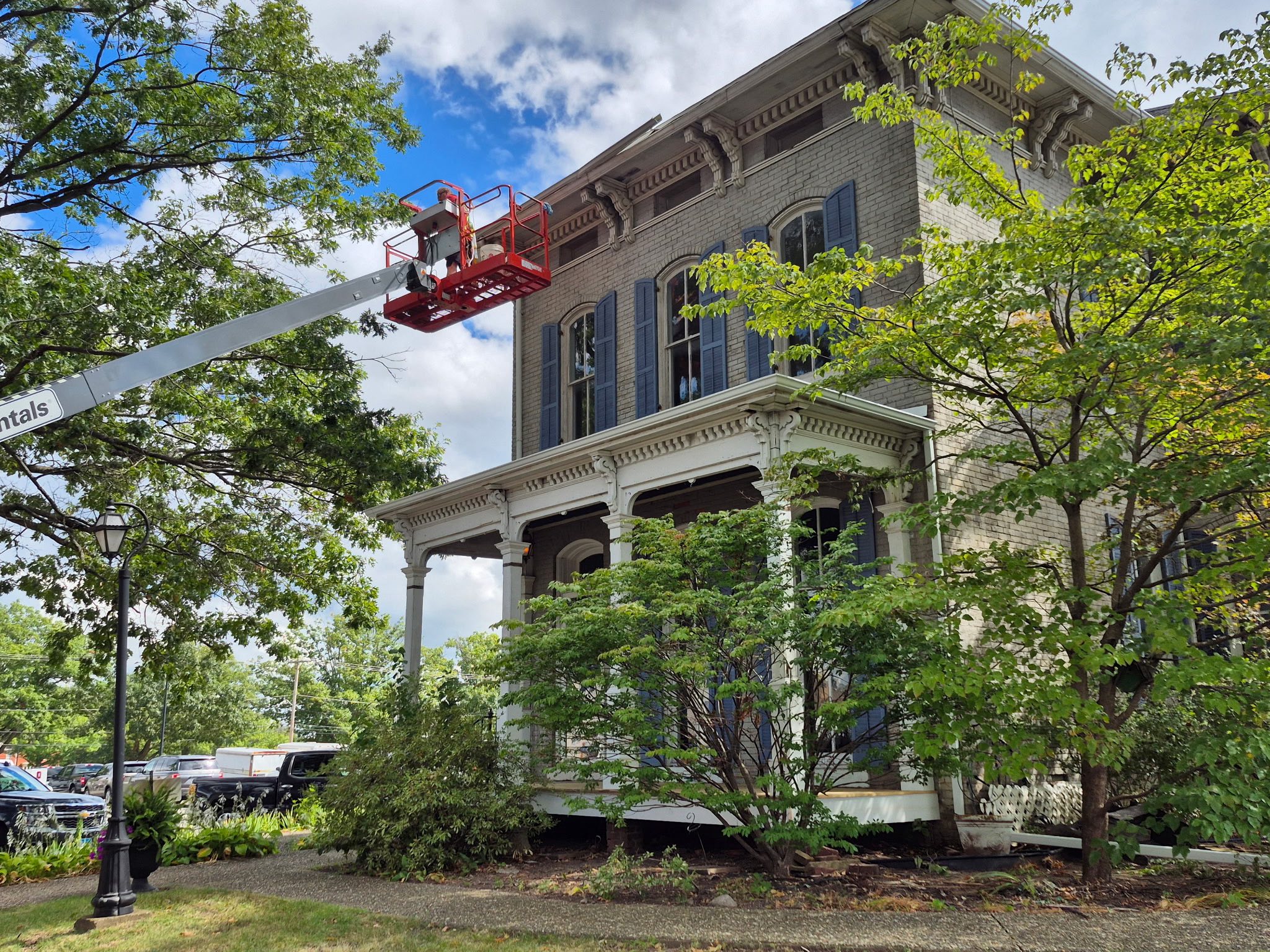 Rainbow Seamless Gutters