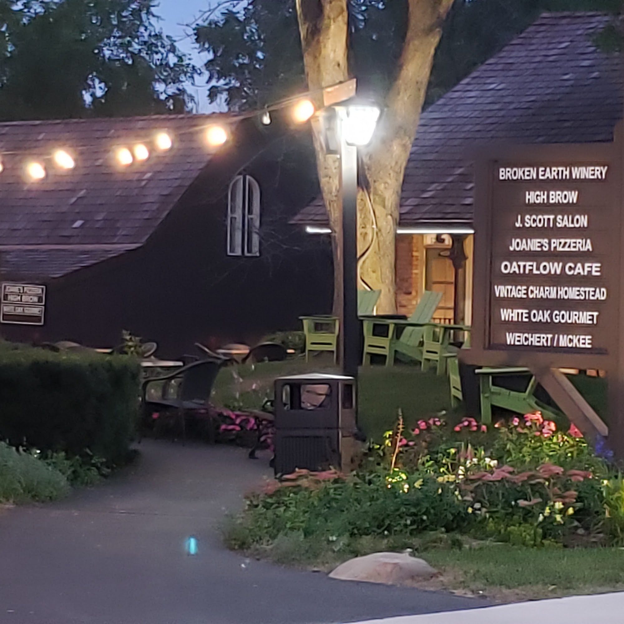 Vintage Charm Homestead Long Grove