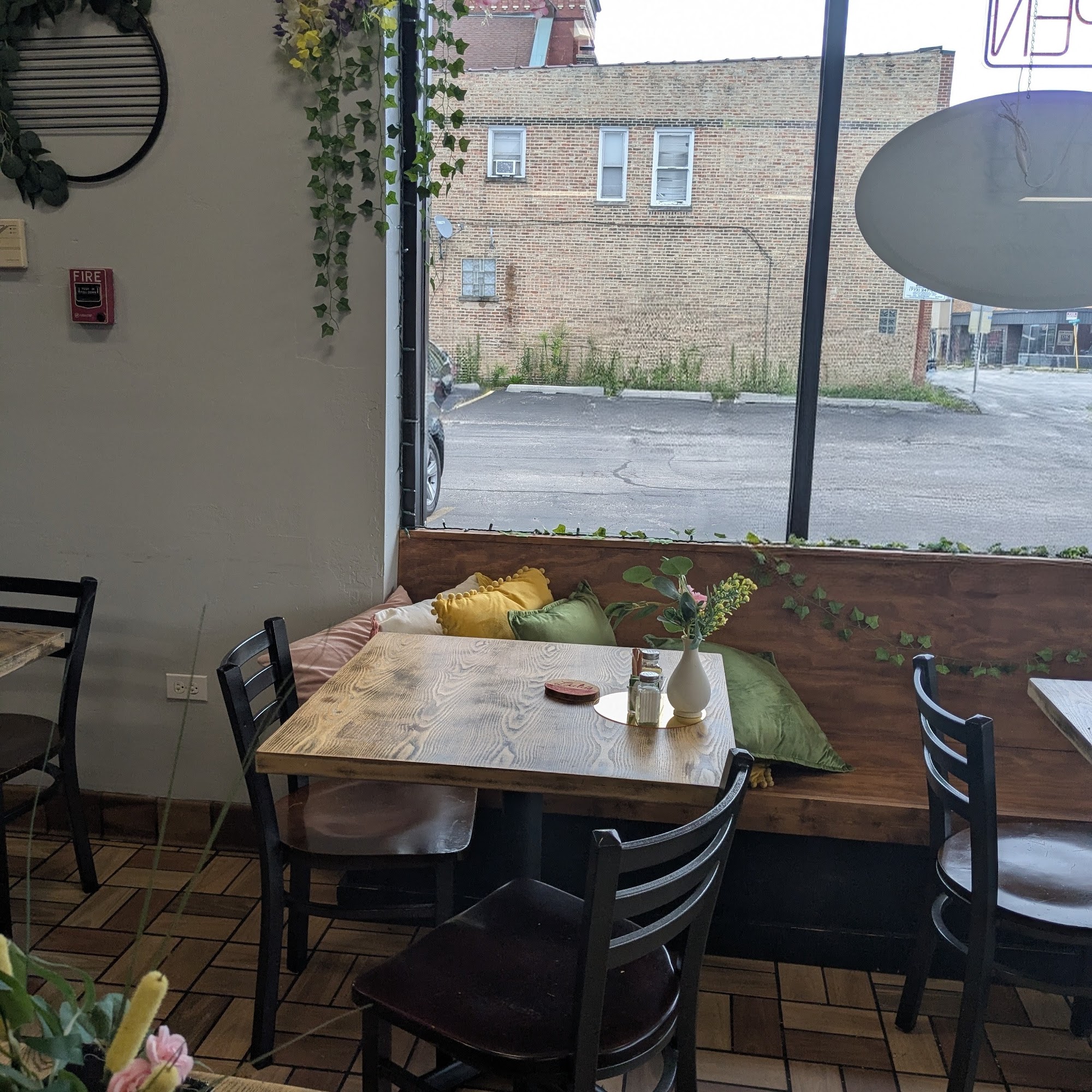 lulu's cafe Lyons