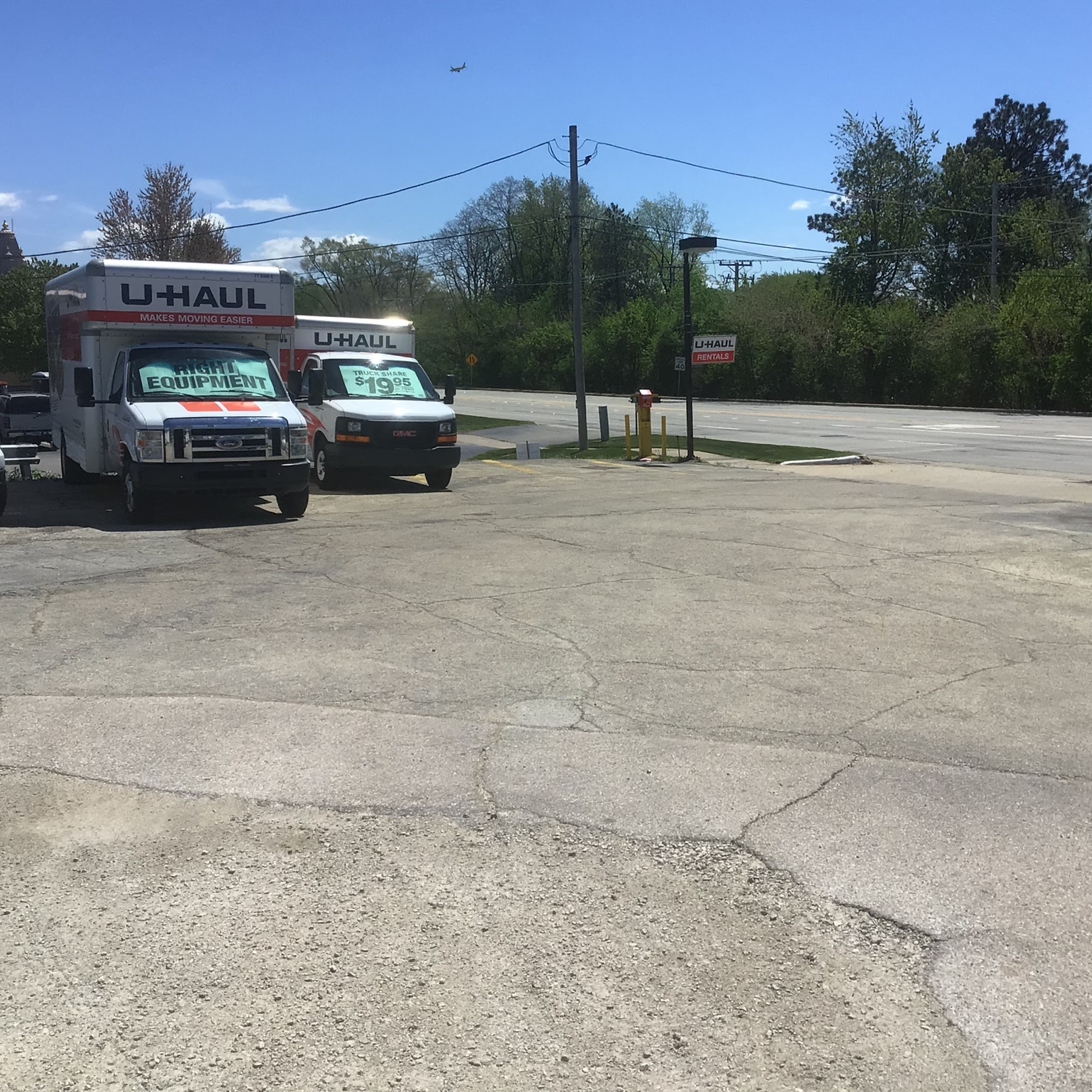 U-Haul Neighborhood Dealer Medinah