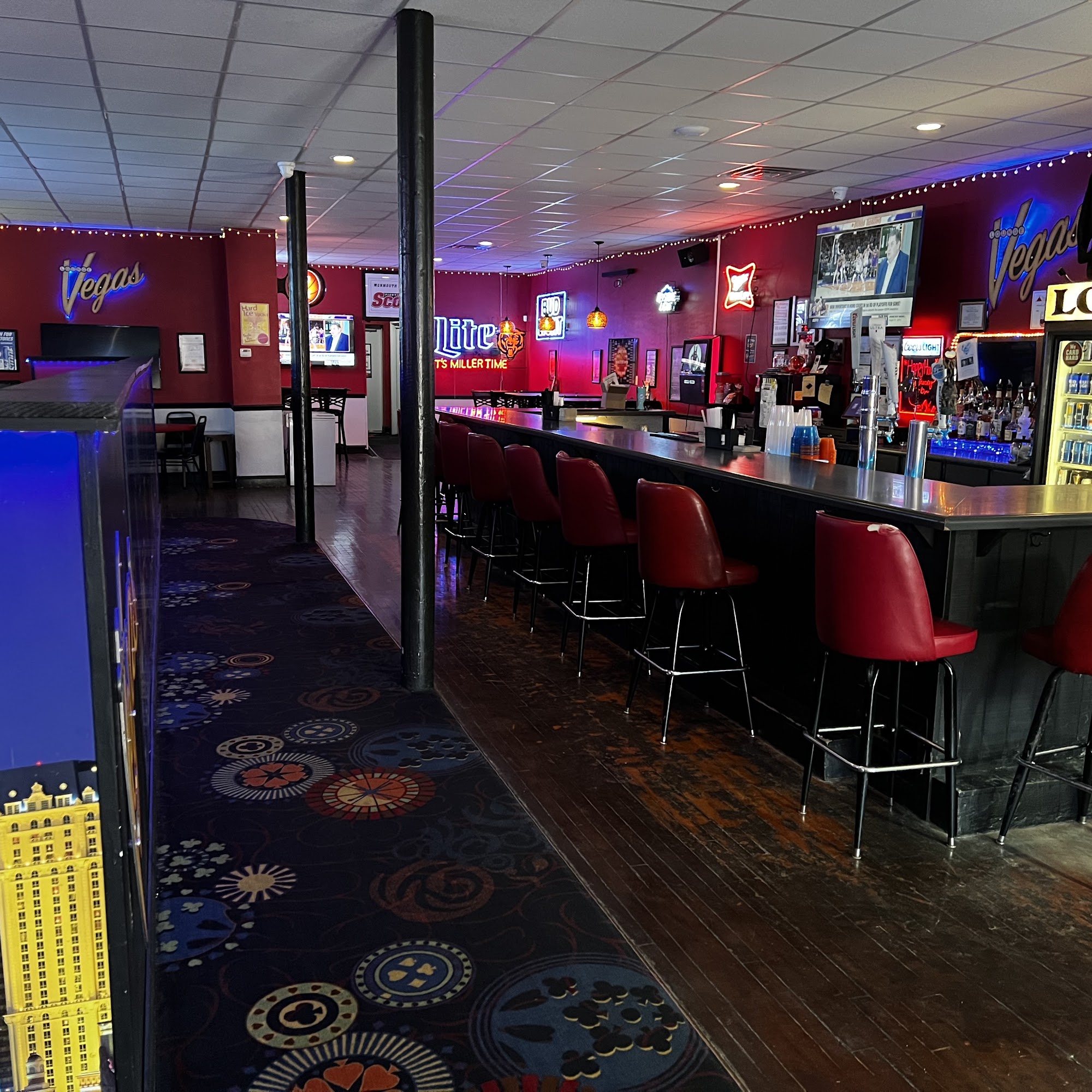 1st Avenue Lounge 113 W 1st Ave, Monmouth, IL 61462
