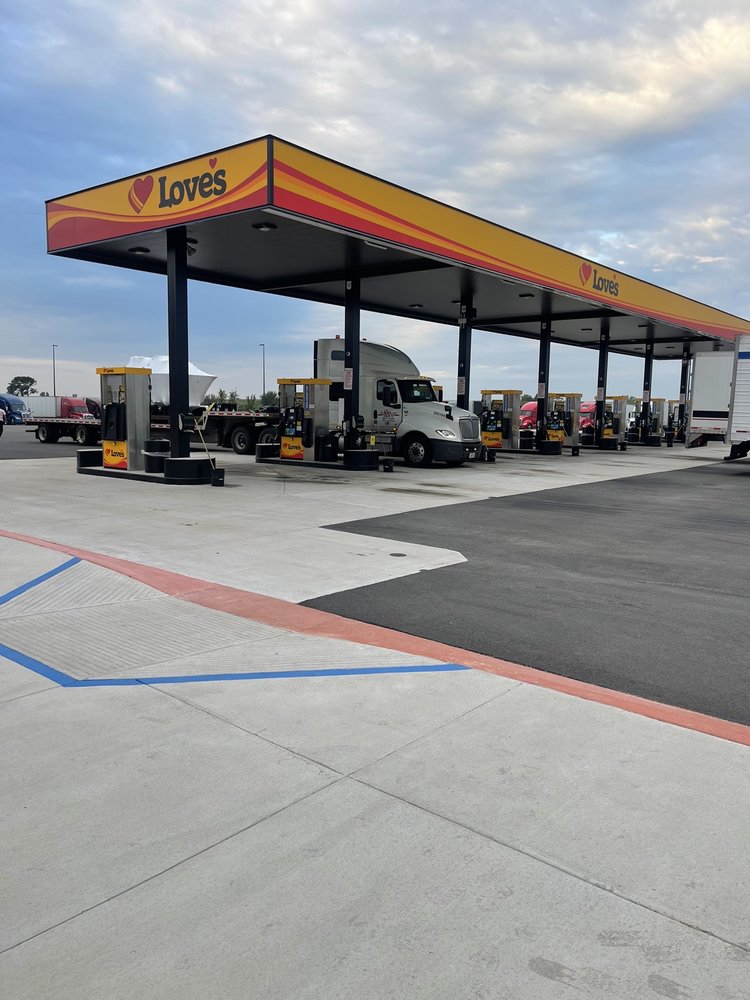 Loves by Rockford Airport
