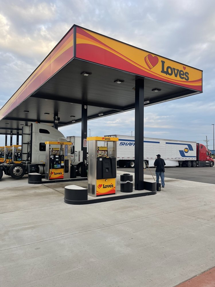 Loves by Rockford Airport