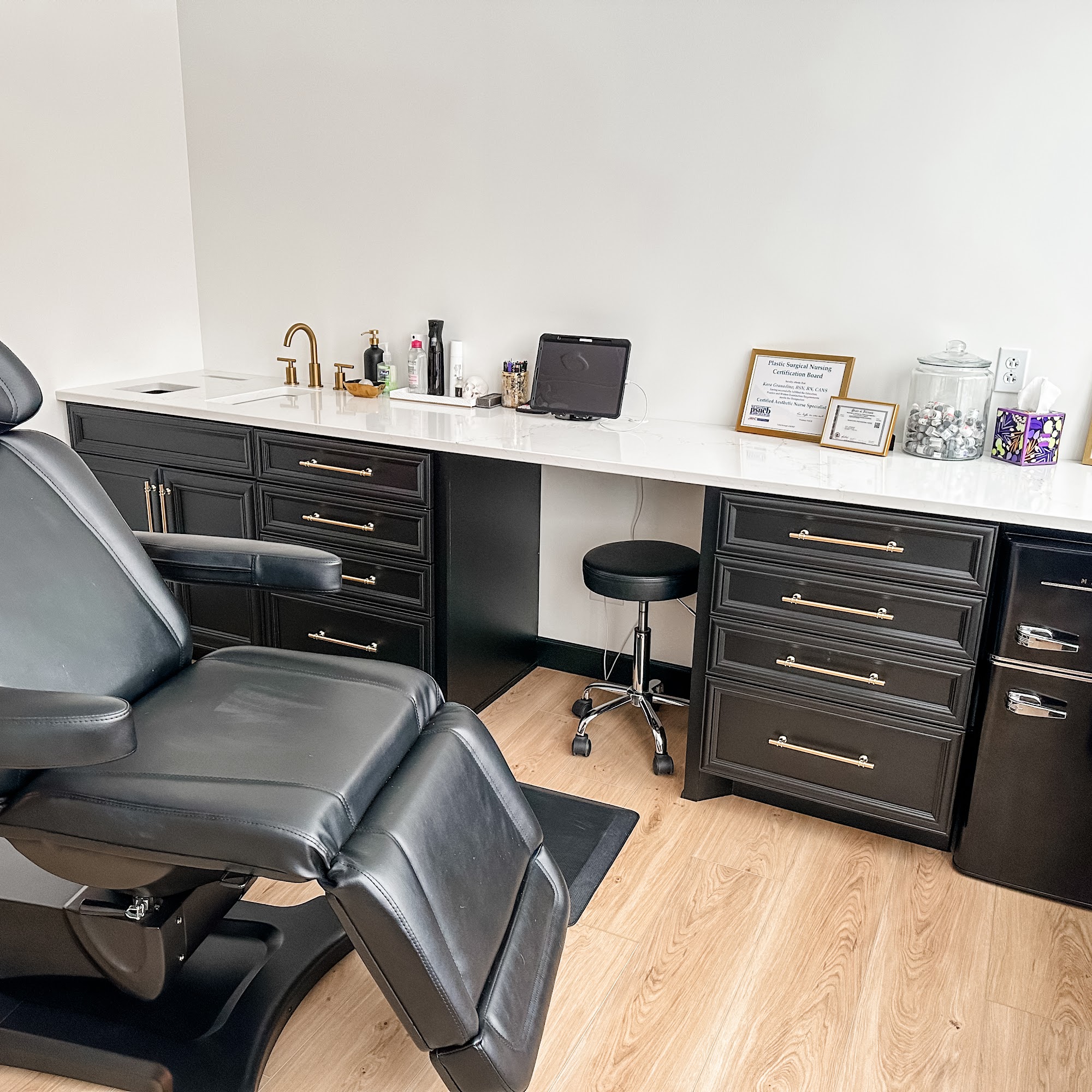 Lively Aesthetics 121 N State St Suite 13, Monticello Illinois 61856