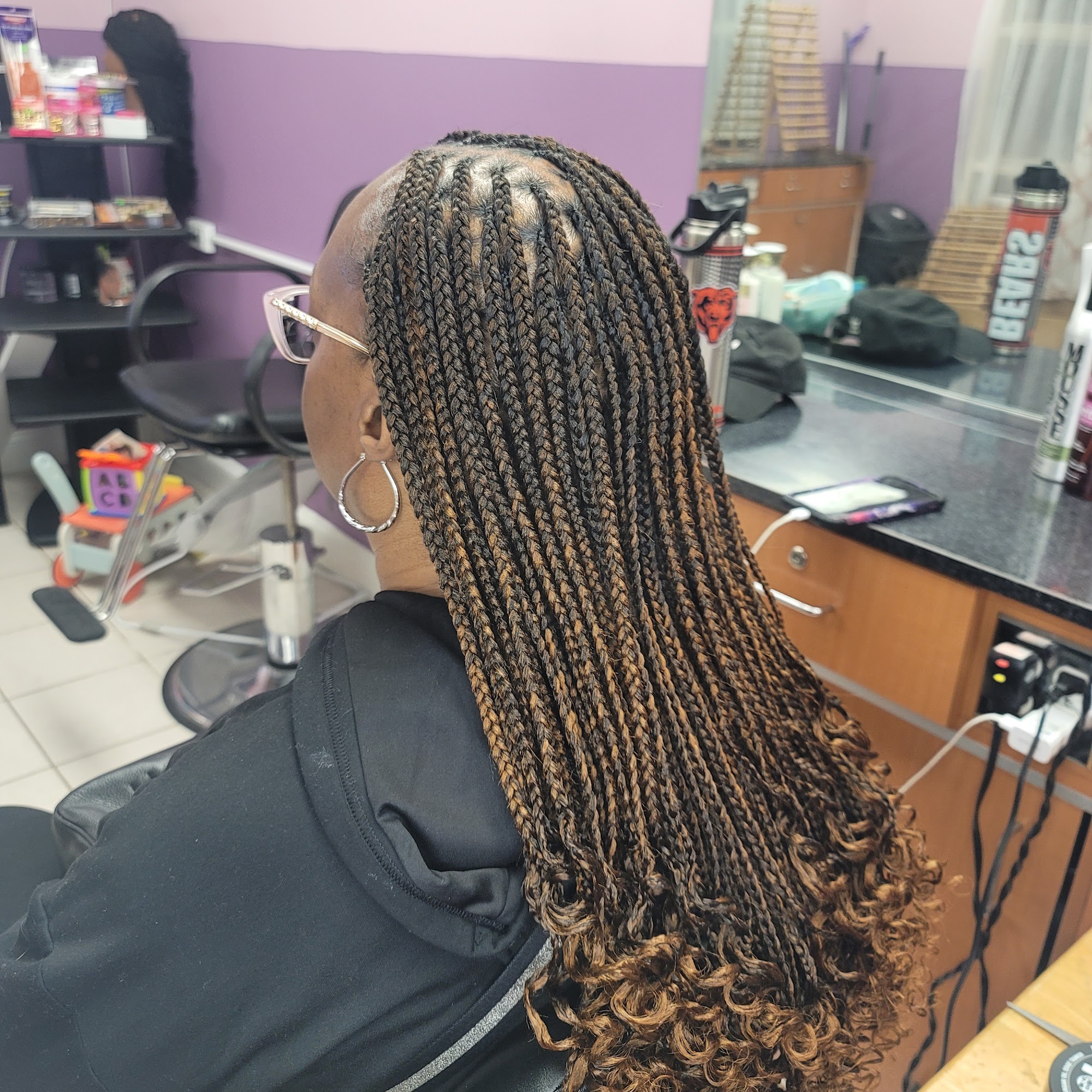 Mo's Beauty Clinic 1620 Pebblewood Ln #292, Naperville Illinois 60563