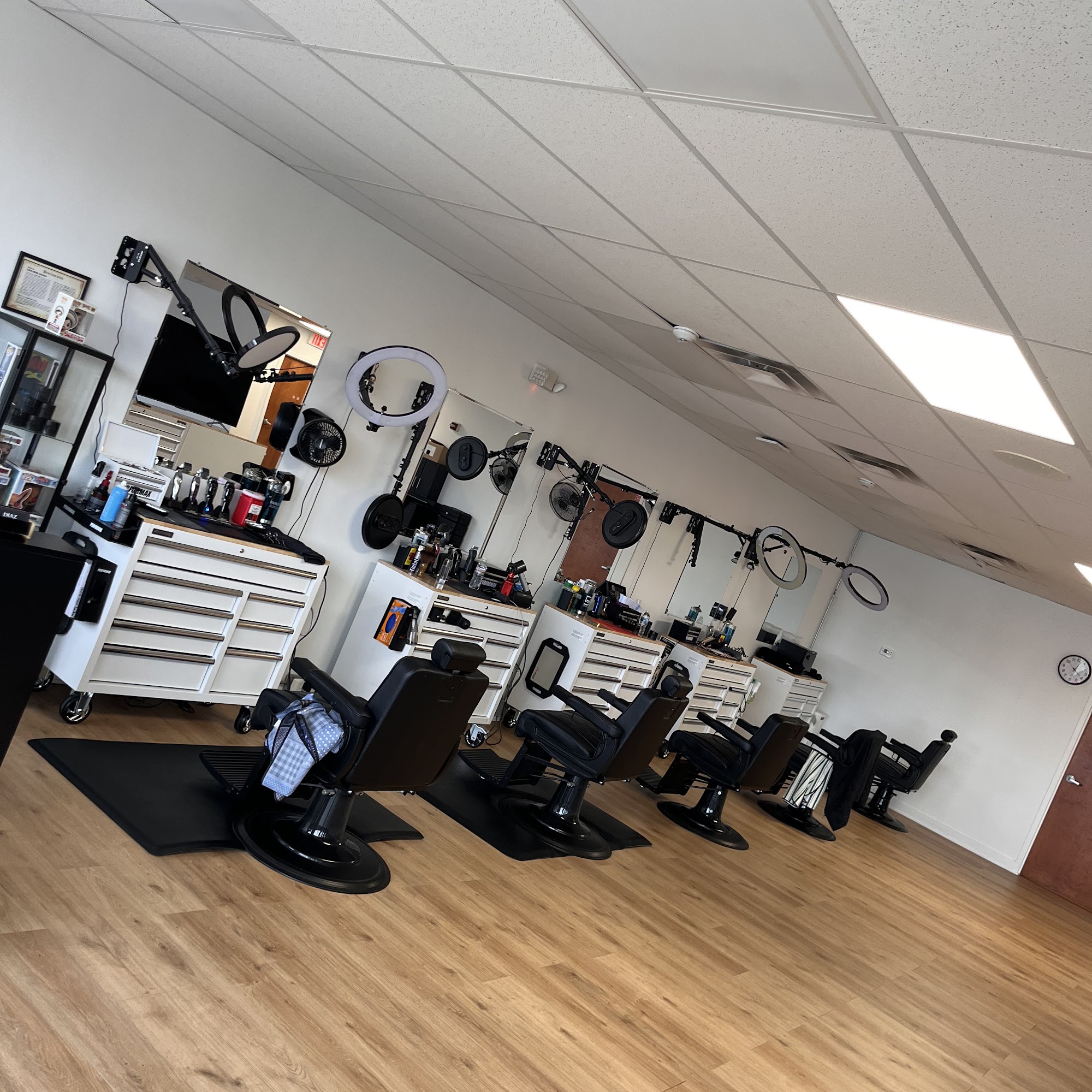OT Barber Lounge- North Aurora