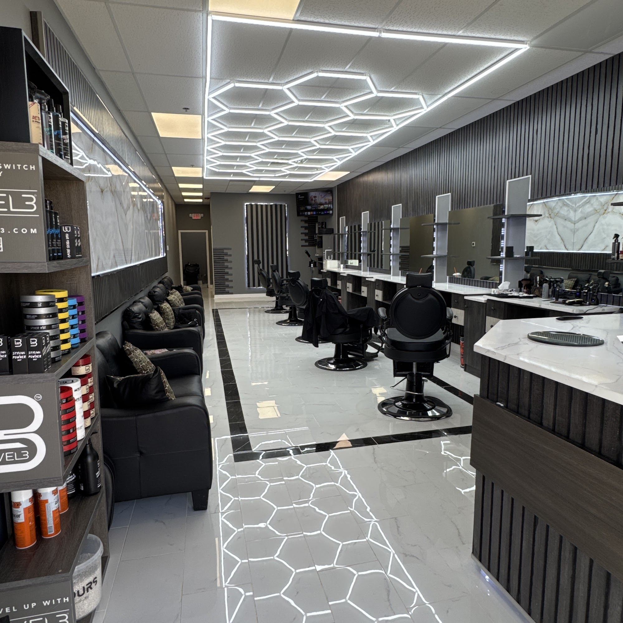 Master Cuts Oakbrook 1600 16th St suite 12, Oak Brook Illinois 60523