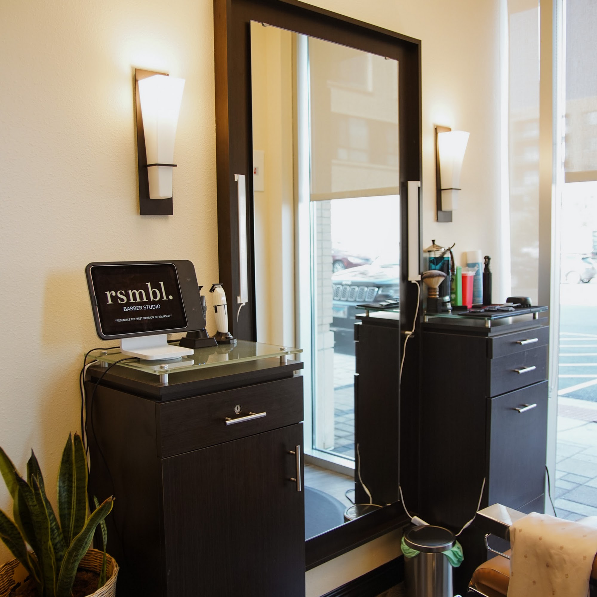 RSMBL BARBER STUDIO 2044 York Rd, Oak Brook Illinois 60523