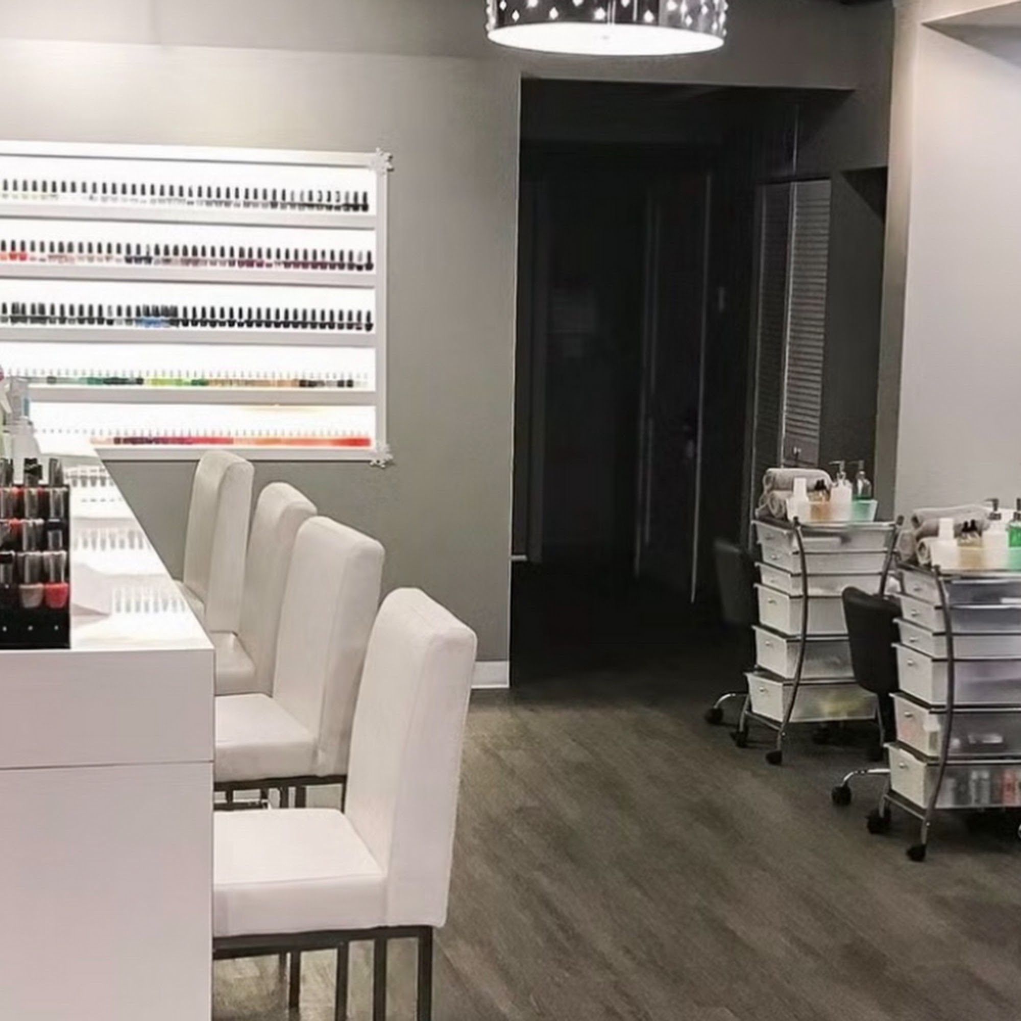 Paradise Parlor 15524 Cicero Ave, Oak Forest Illinois 60452