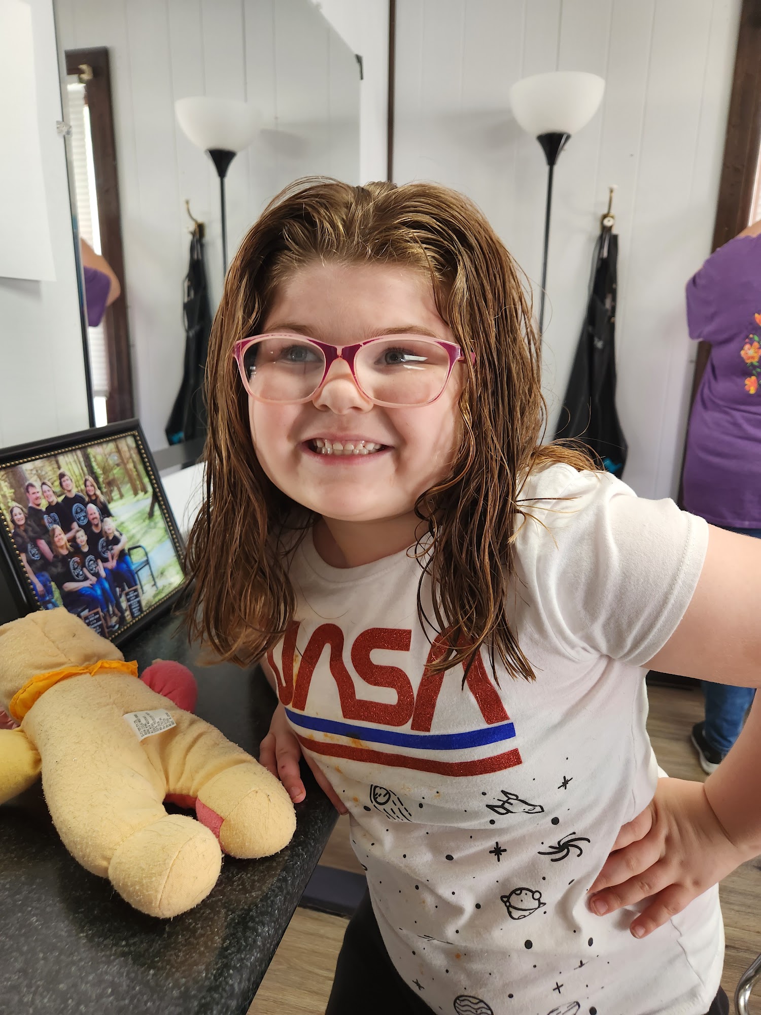 Holly's Highlights & Moore 205 Oak St, Odin Illinois 62870