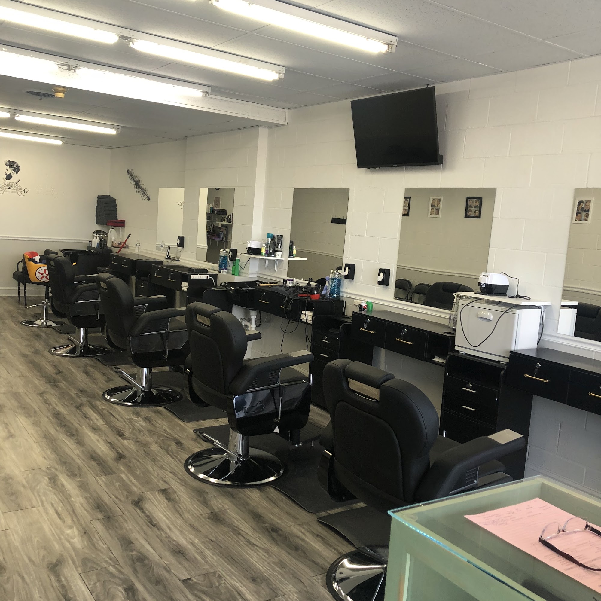 BARBER SHOP AV. &. HAIR SALON