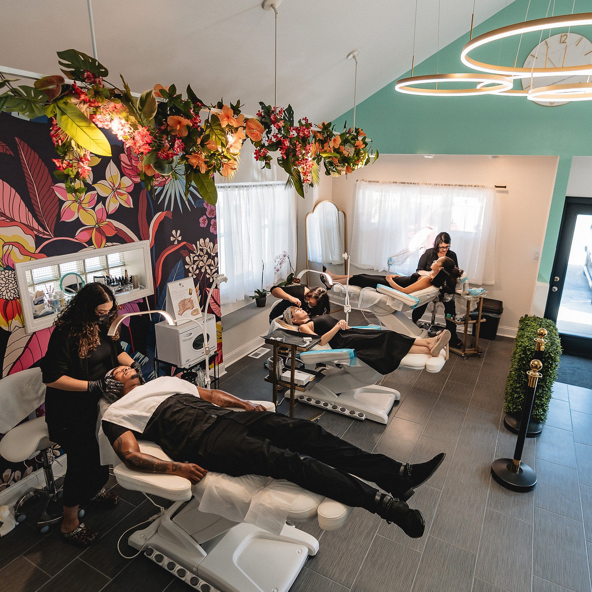 Symmetrical Artistry 417 W Talcott Rd, Park Ridge Illinois 60068