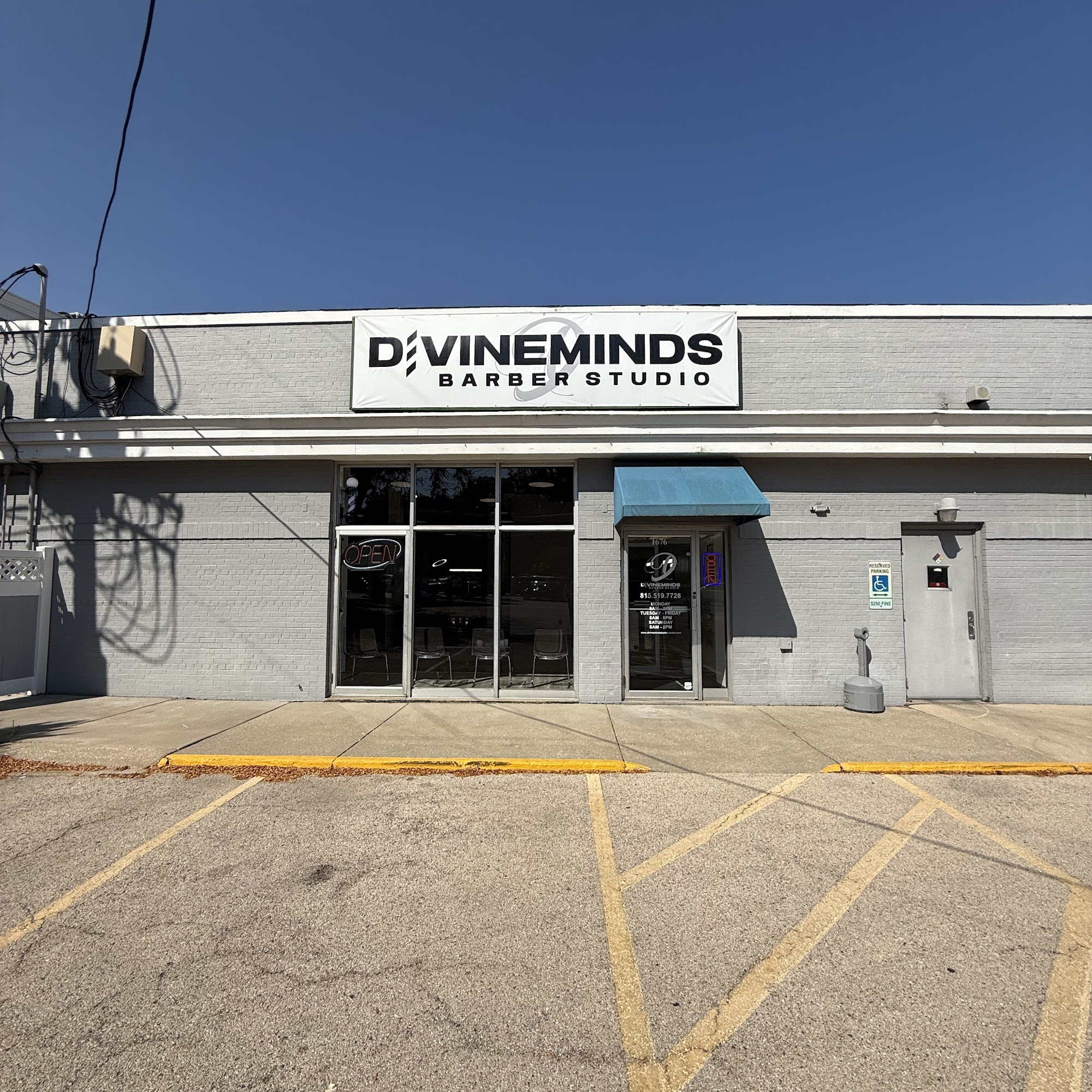 Divineminds Barber Studio 1676 N Alpine Rd, Rockford Illinois 61107