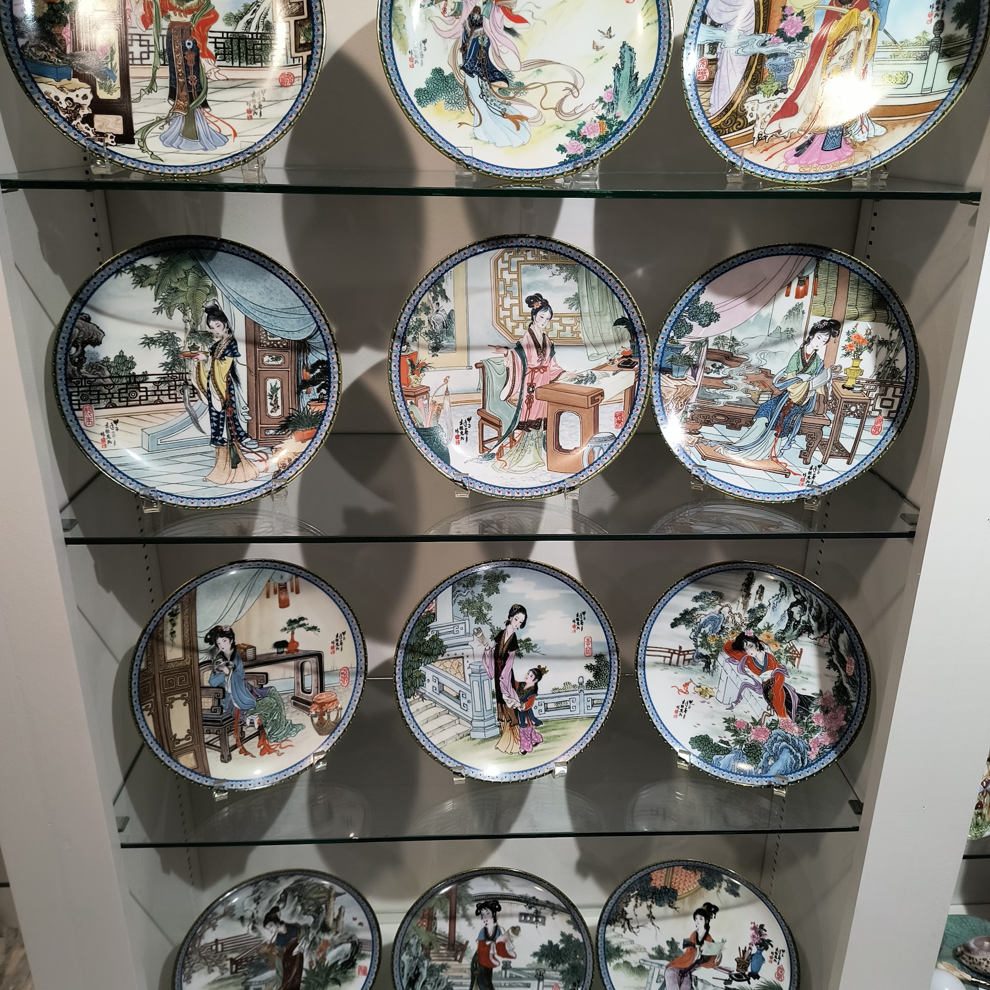 M's Gems Resale Boutique