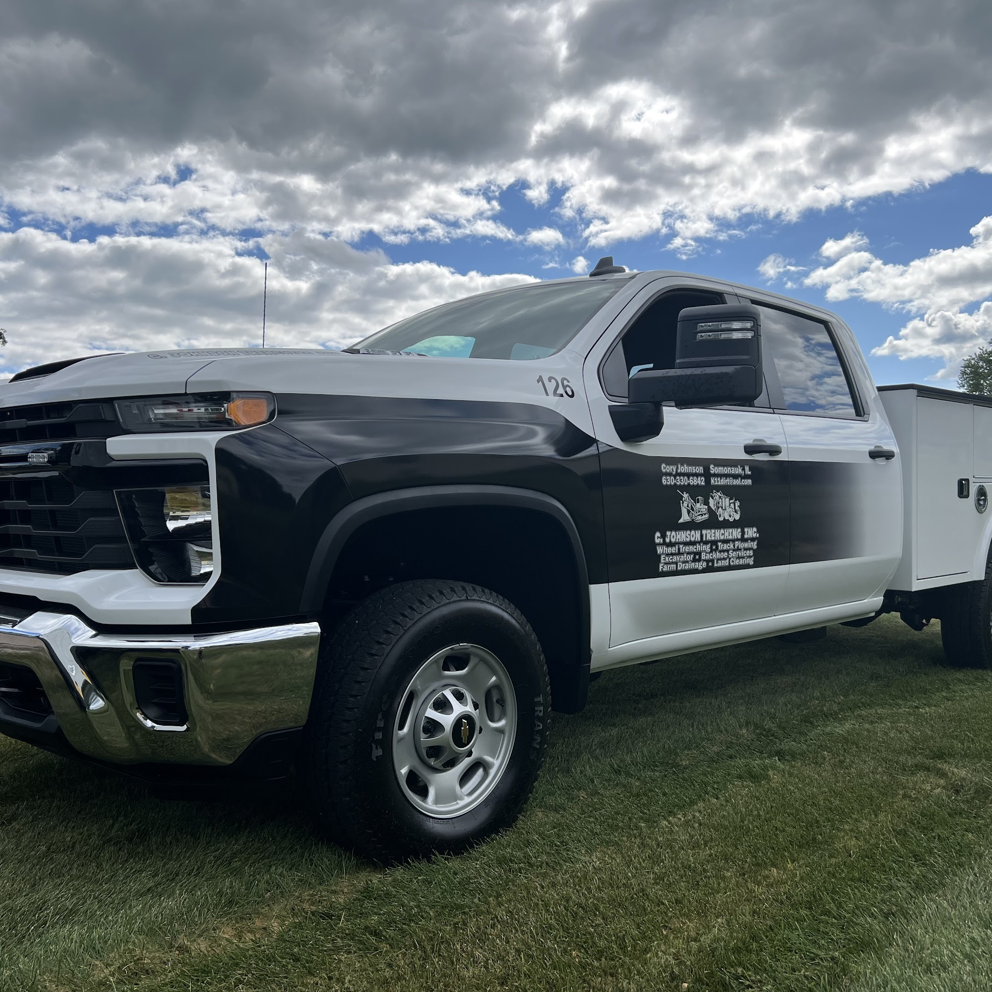 Custom Tint & Vinyl 2421 Griswold Springs Rd # B, Sandwich Illinois 60548