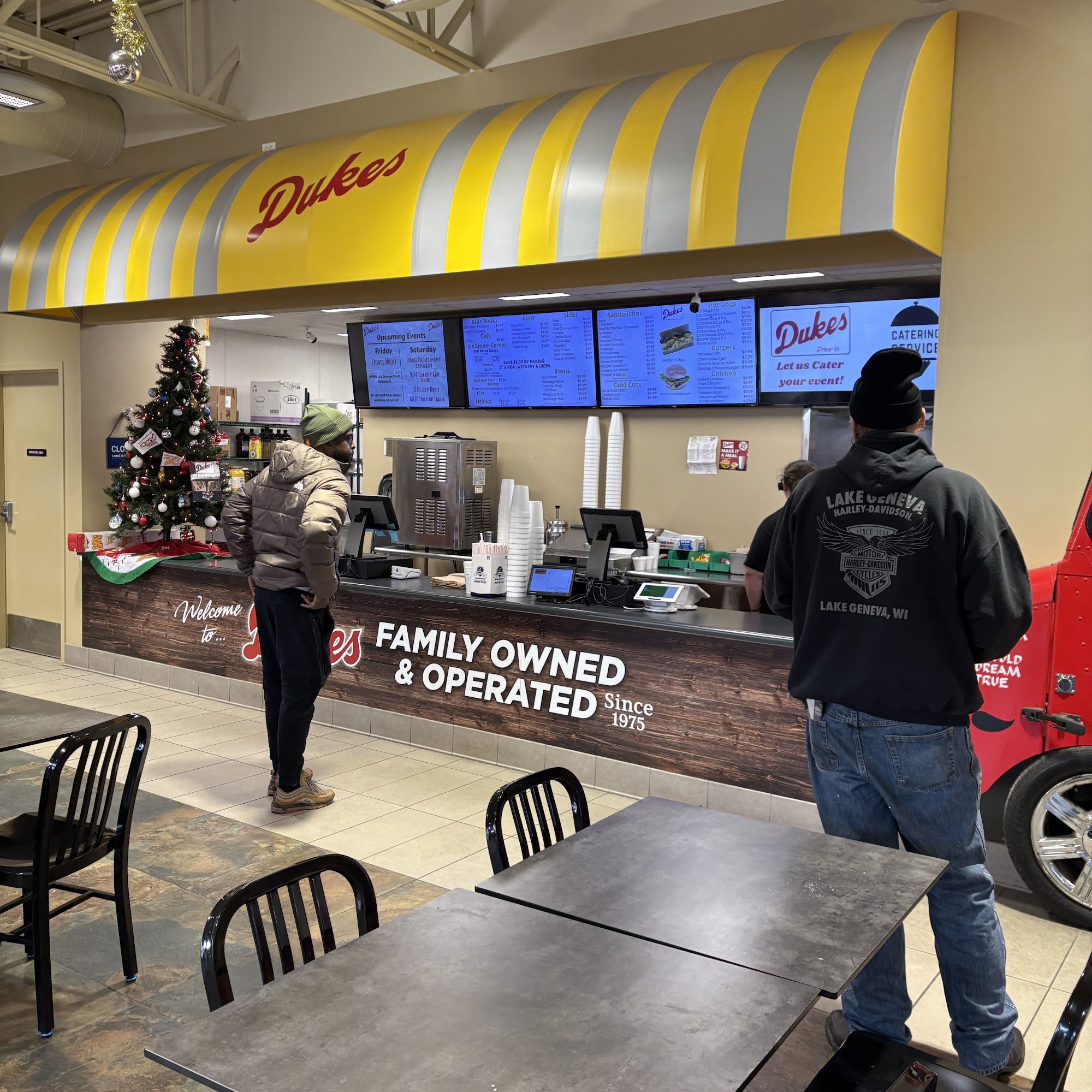 Duke’s Drive In Sauk Village South Suburbs, 1445 E Sauk Trail, Sauk Village