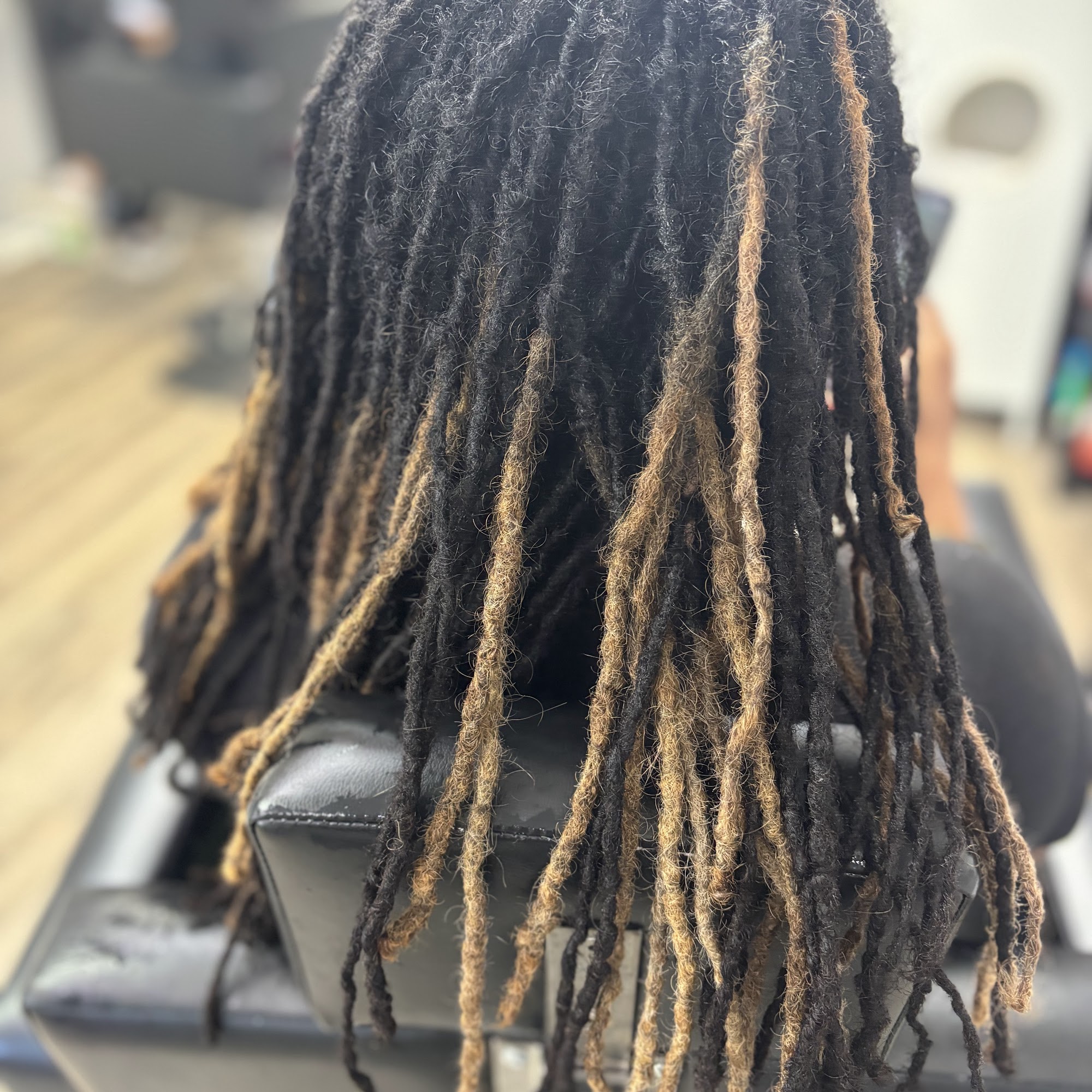 Janetz Hairapy (Independent Stylist) 19 N Roselle Rd, Schaumburg Illinois 60194