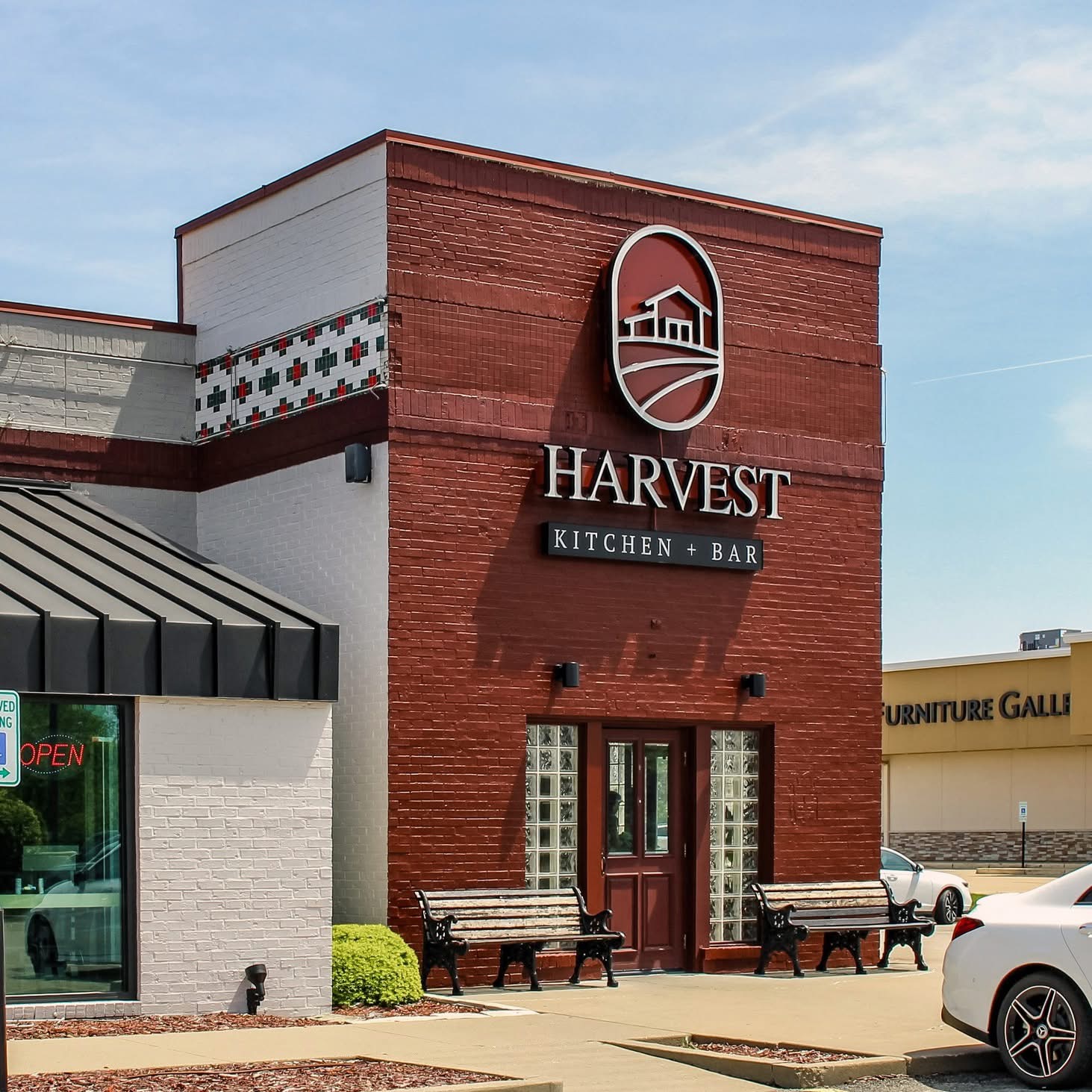 Harvest Kitchen + Bar 4241 Conestoga Dr, Springfield