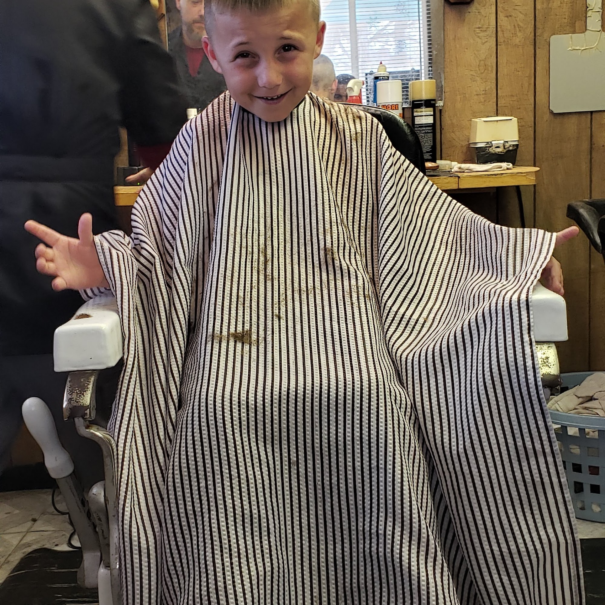Dukett's Barber Shop 2901 E Clear Lake Ave, Springfield Illinois 62702