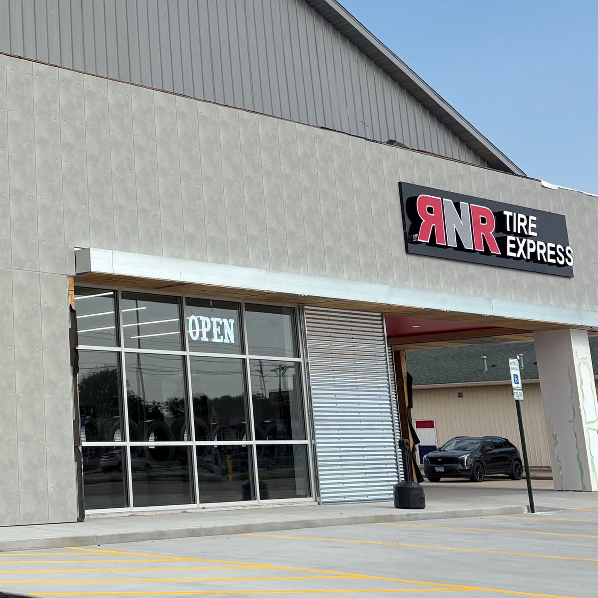 RNR Tire Express (Springfield, IL)