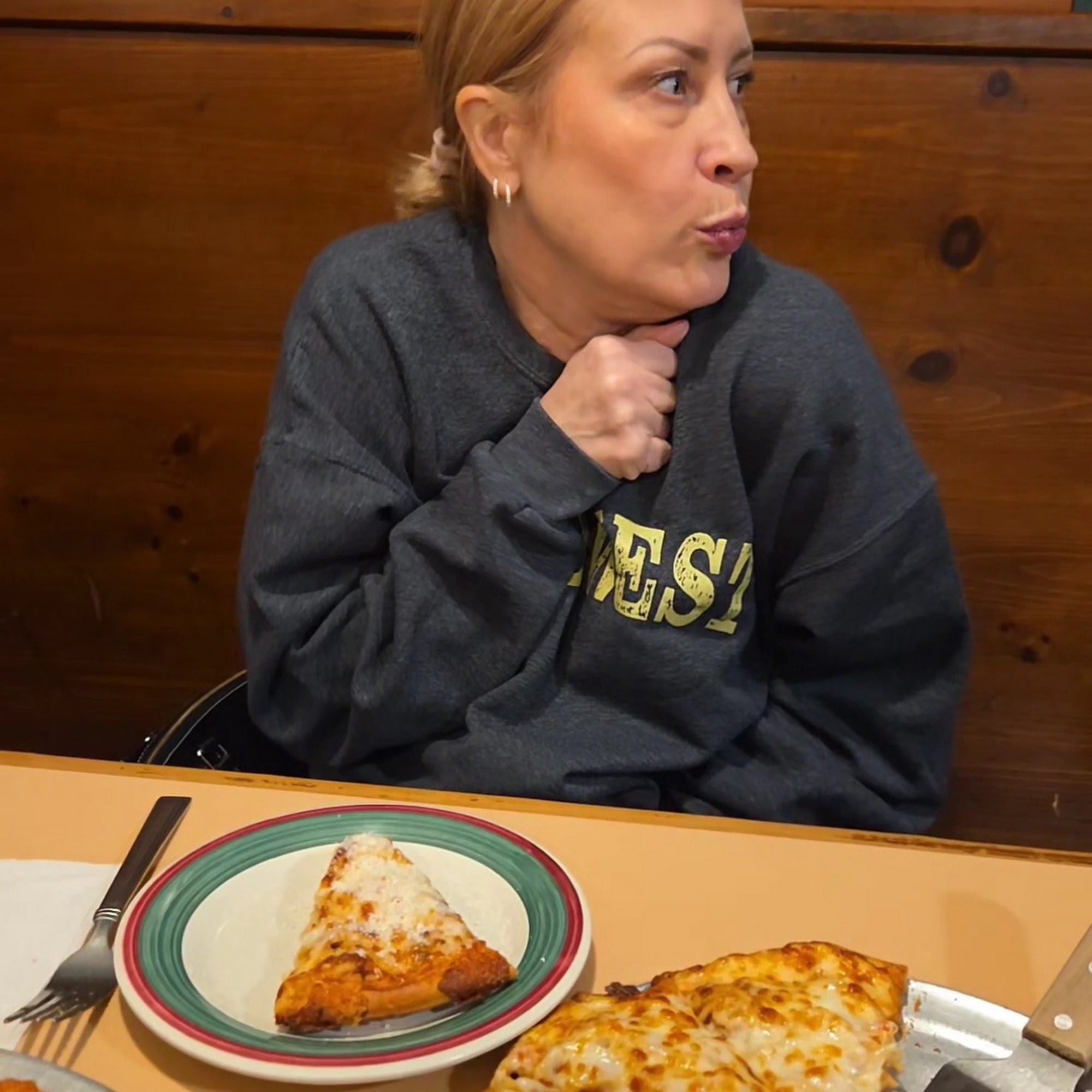 Al & Leda's Pizza Villa Sterling