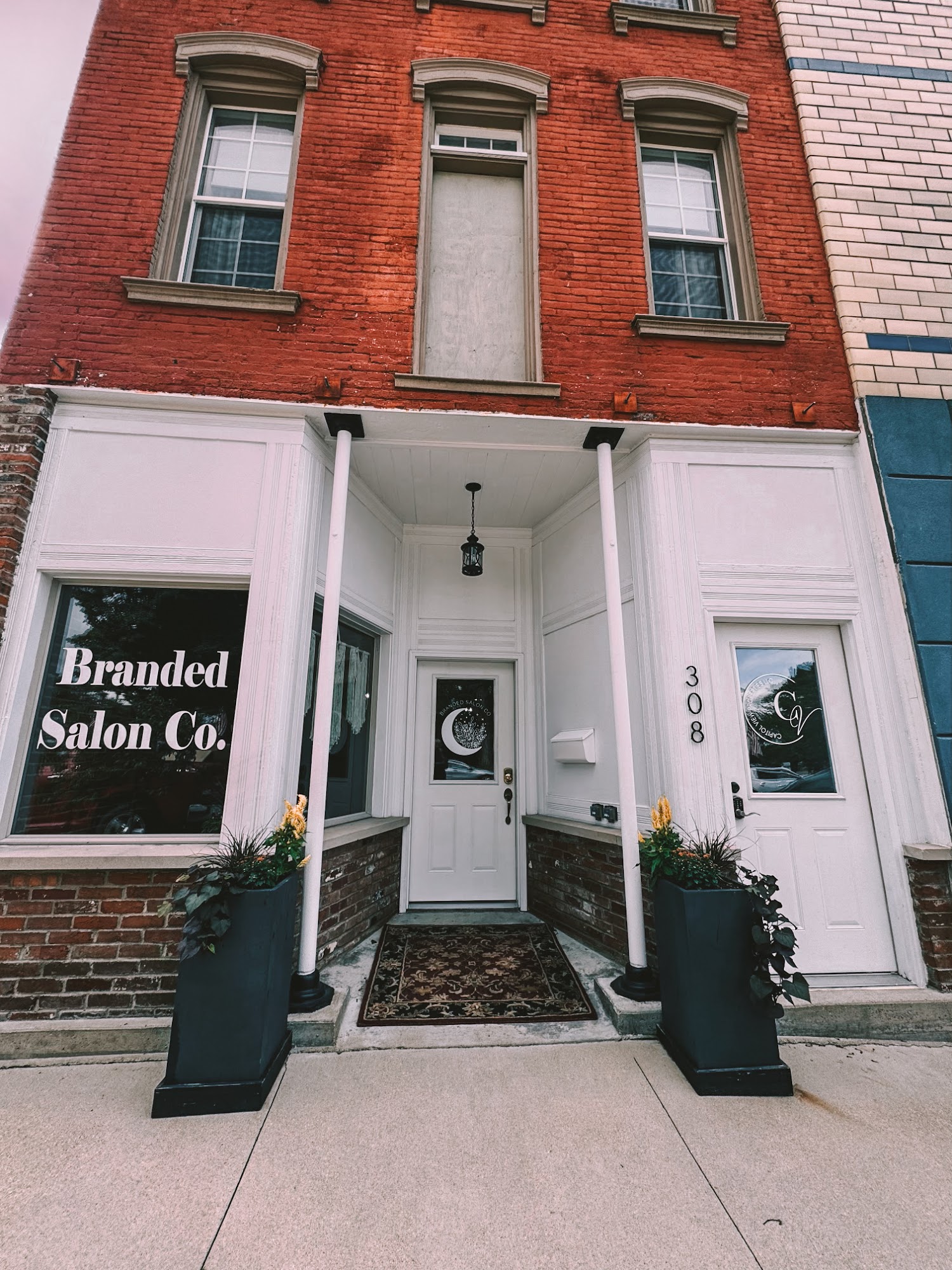 Branded Salon Co. 308 W Gallatin St, Vandalia Illinois 62471