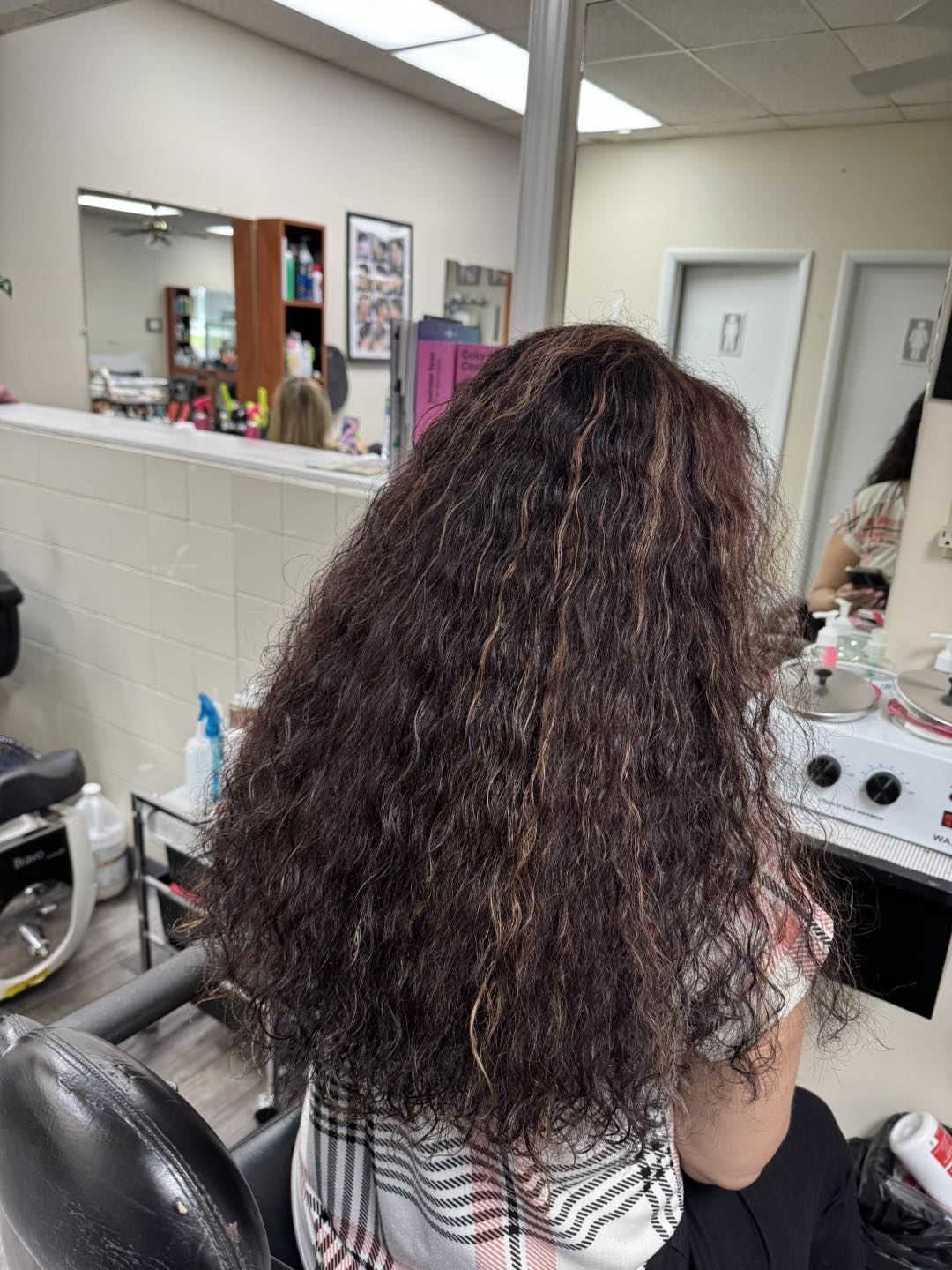 SalonDiscover 334 S Green Bay Rd, Waukegan Illinois 60085