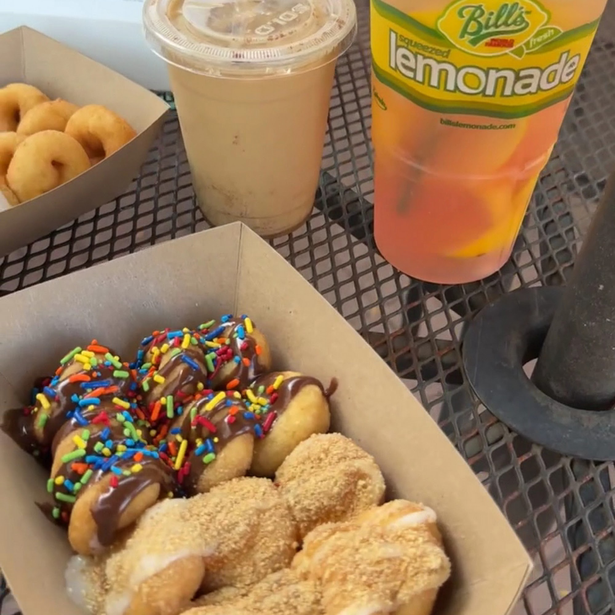 BB's Baby Donuts Western Springs